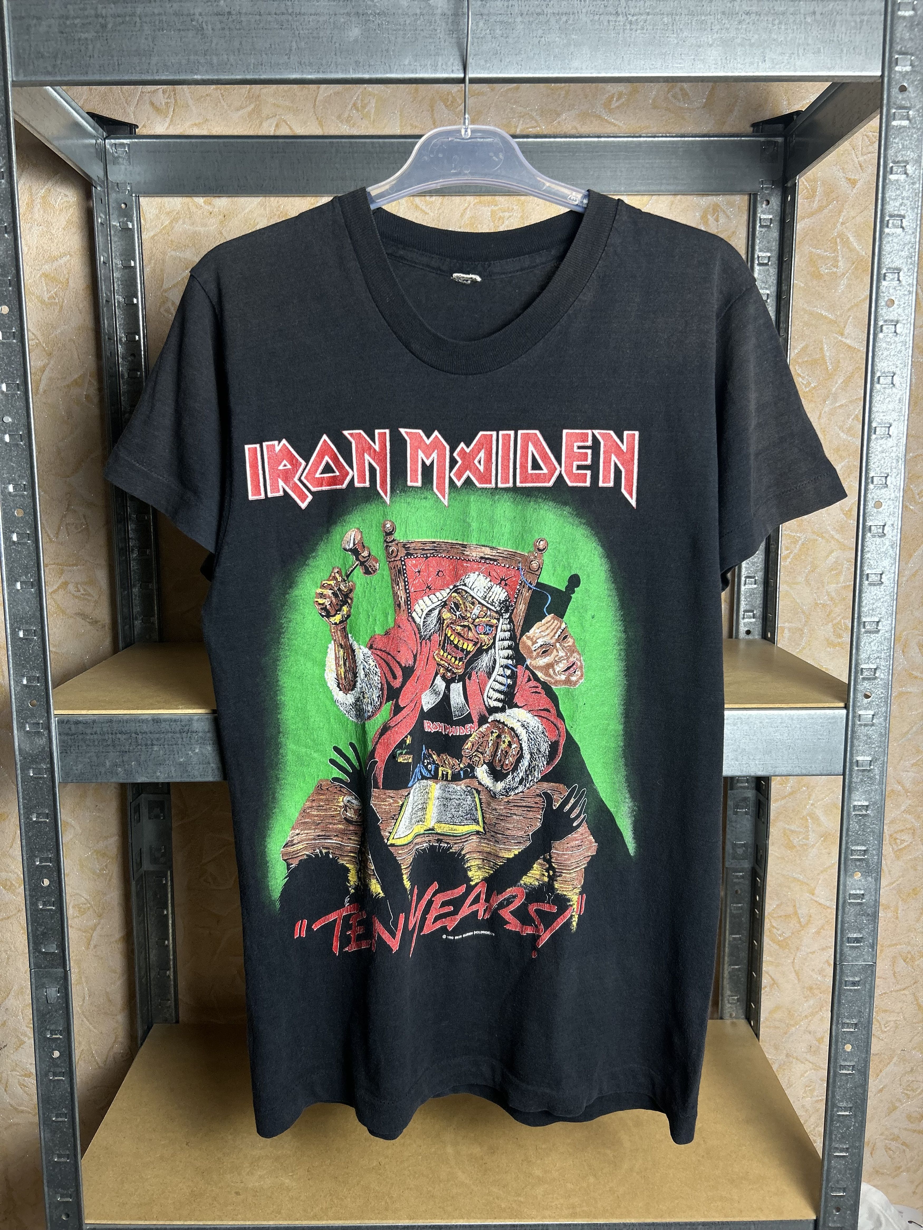 Band Tees Vintage 1990 Iron Maiden Ten Years Santa Rock Band T-shirt Size US L / EU 52-54 / 3 - 1 Thumbnail