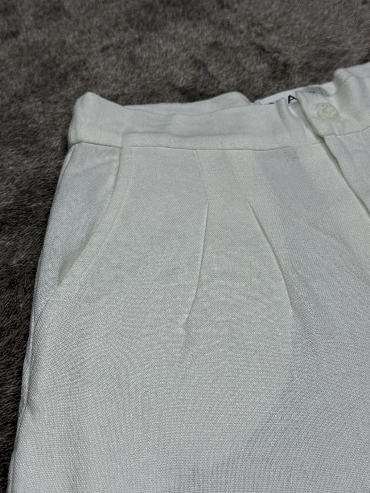 Chanel Chanel Off White Linen Textured Pleat Pocket Shorts Size 34 Size 24" / US 00 / IT 34 - 9 Thumbnail