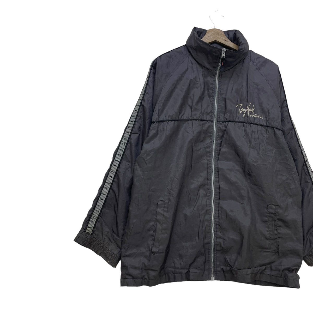 Tony Hawk Vtg Skateboarding Tony Hawk Side Tape Light Jacket Size US L / EU 52-54 / 3 - 3 Thumbnail