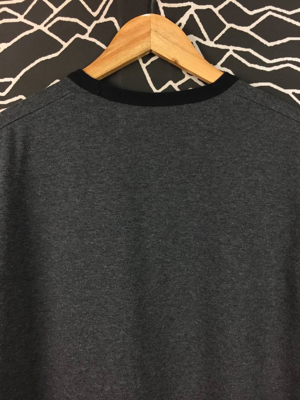 Uniqlo Uniqlo Casual Short Sleeve Dark Grey Ringer Tee Size XL Size US XL / EU 56 / 4 - 6 Thumbnail