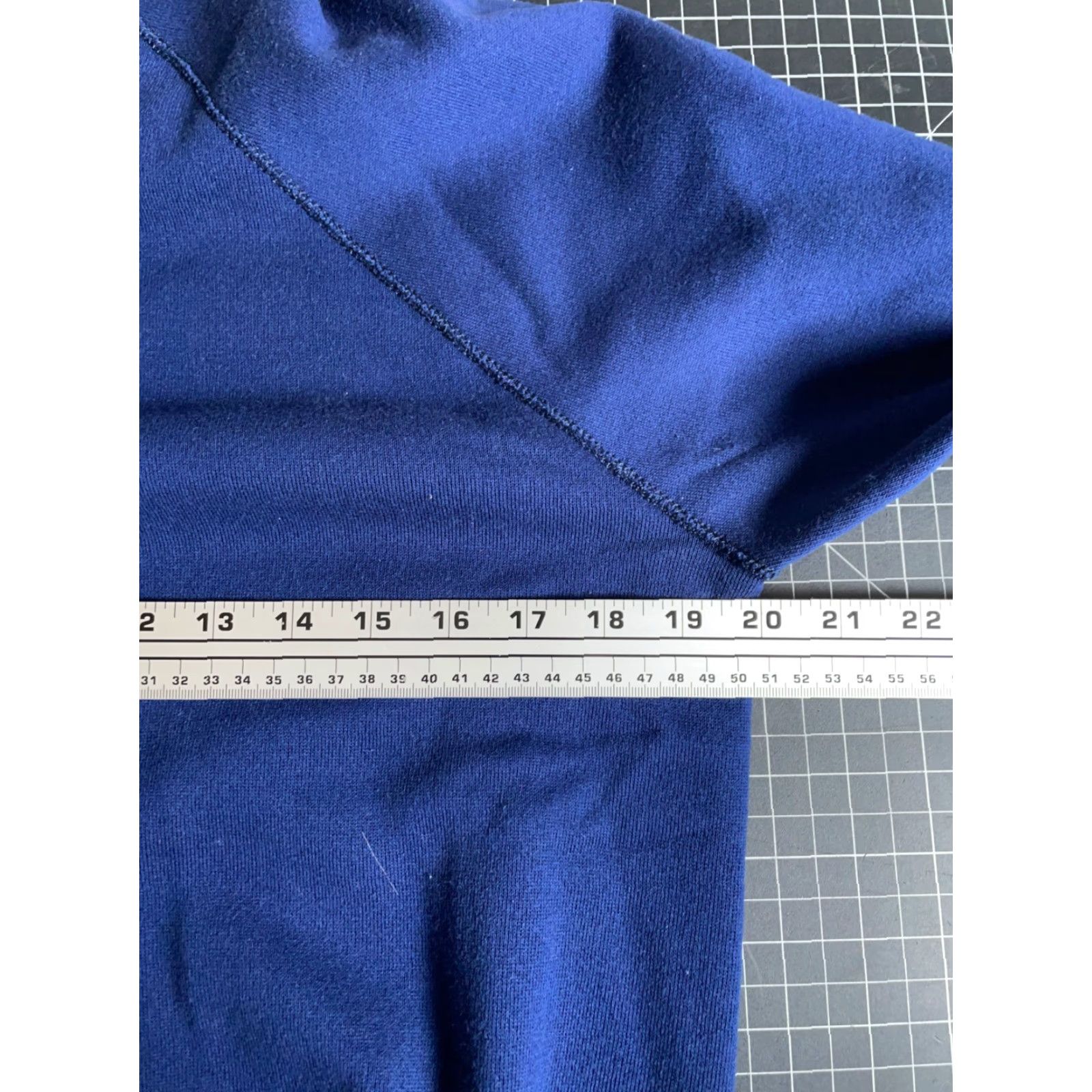 Tultex VINTAGE Tultex Sweatshirt Raglan Sleeve Dark Blue 80s Repurposed Medium Adult Mens Raglan Sleeve Size US M / EU 48-50 / 2 - 5 Thumbnail