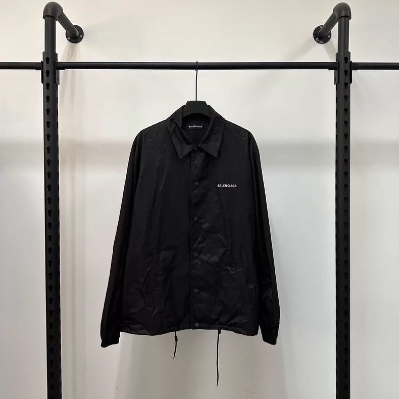 Balenciaga Balenciaga SS 20 24/7 News logo printed nylon coach jacket Size US M / EU 48-50 / 2 - 1 Thumbnail