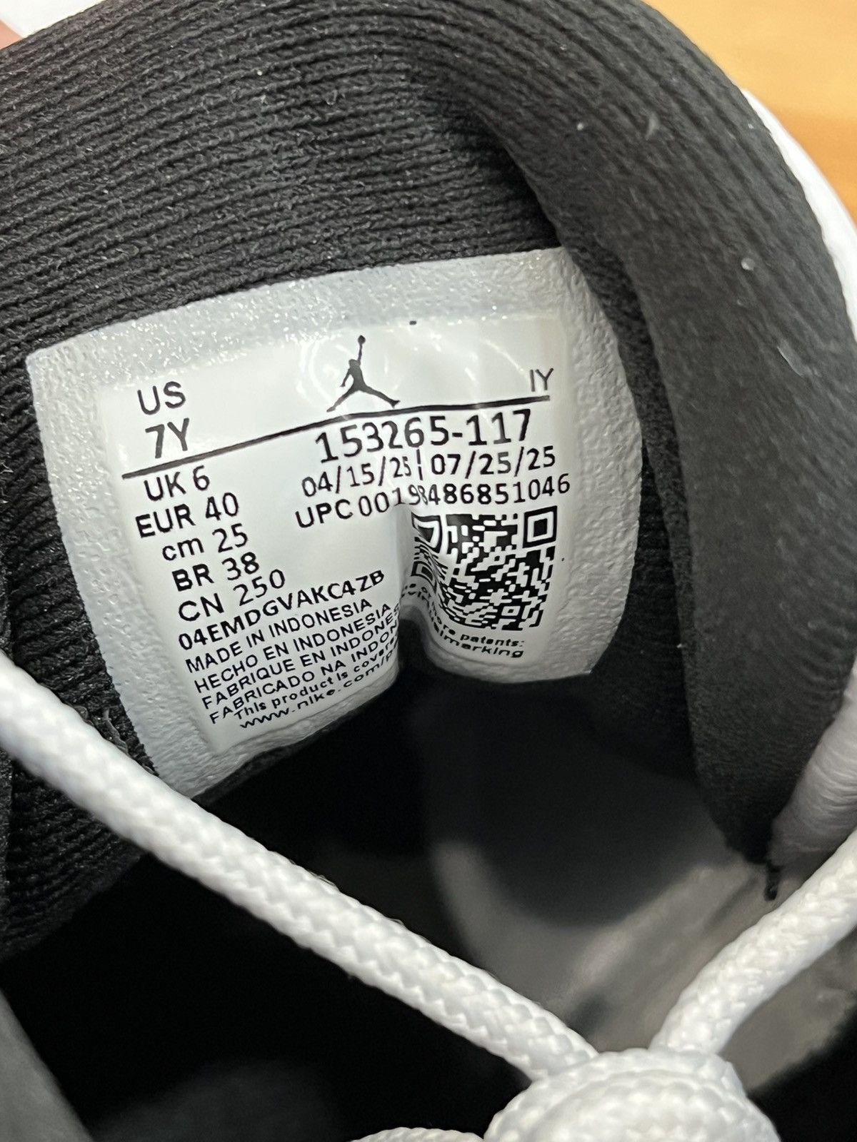Jordan Brand Jordan 12 Retro Taxi Size US 7 / EU 40 - 8 Thumbnail