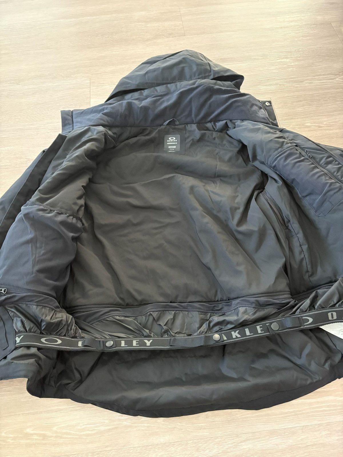 Oakley OAKLEY BNWT WINTER JACKET Size US M / EU 48-50 / 2 - 6 Thumbnail