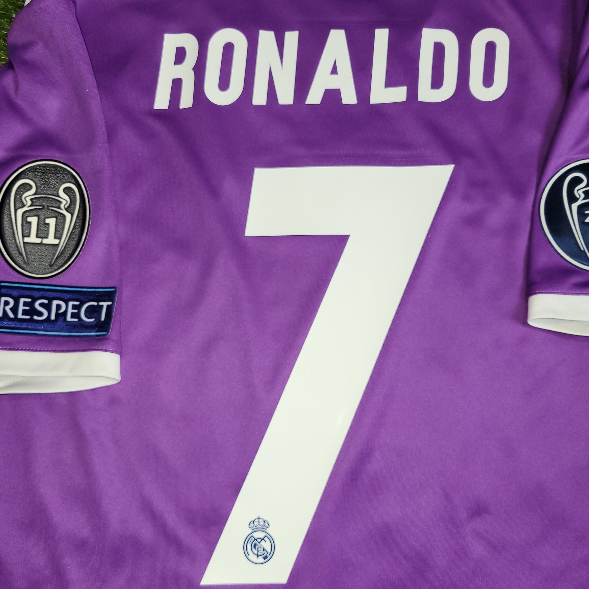 Adidas Ronaldo Real Madrid 2016 2017 FINAL Away Soccer Jersey M Size US M / EU 48-50 / 2 - 4 Thumbnail