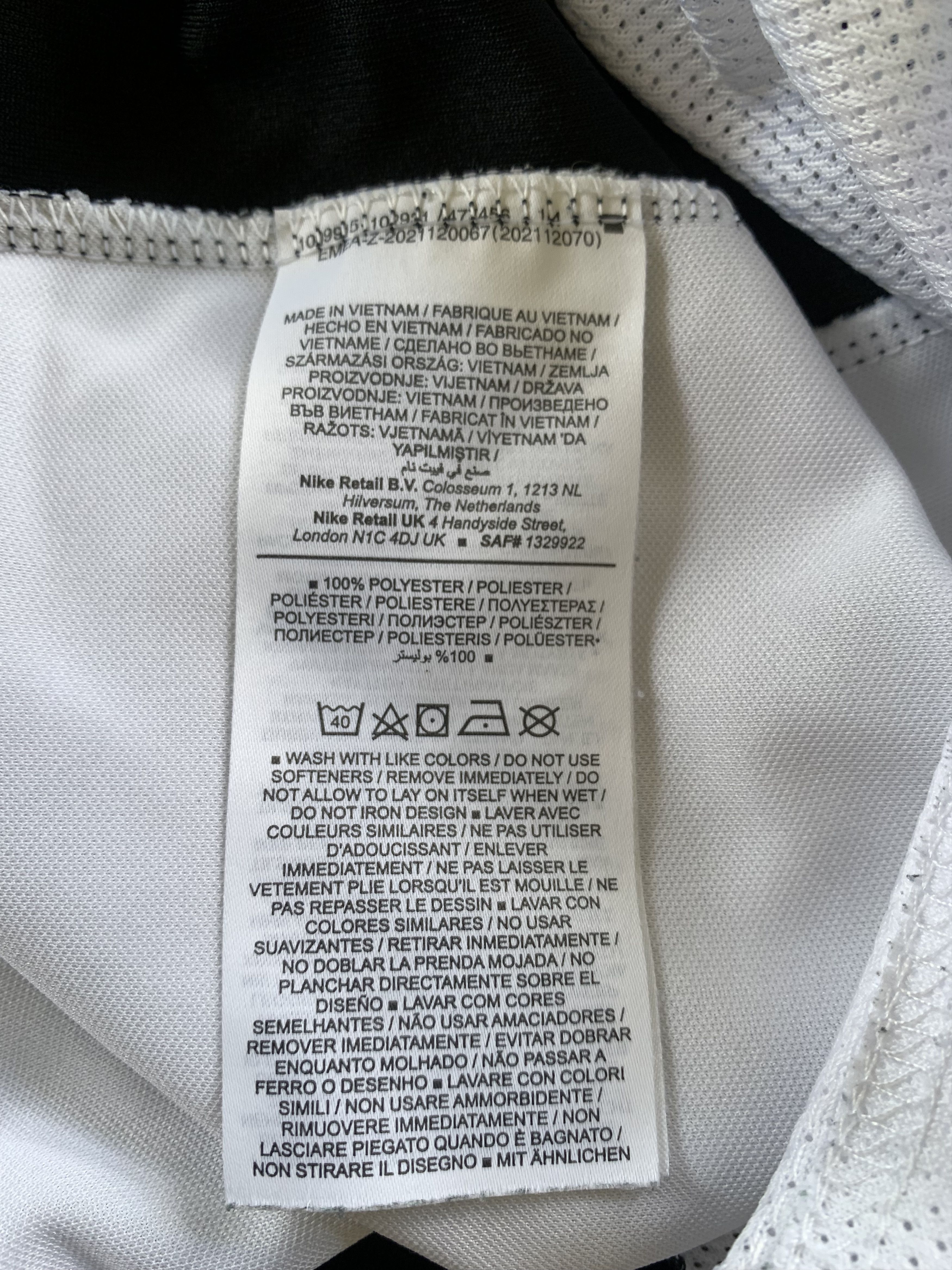Nike Nike Slim Fit Academy Men's White Training T Shirt Size US L / EU 52-54 / 3 - 6 Thumbnail