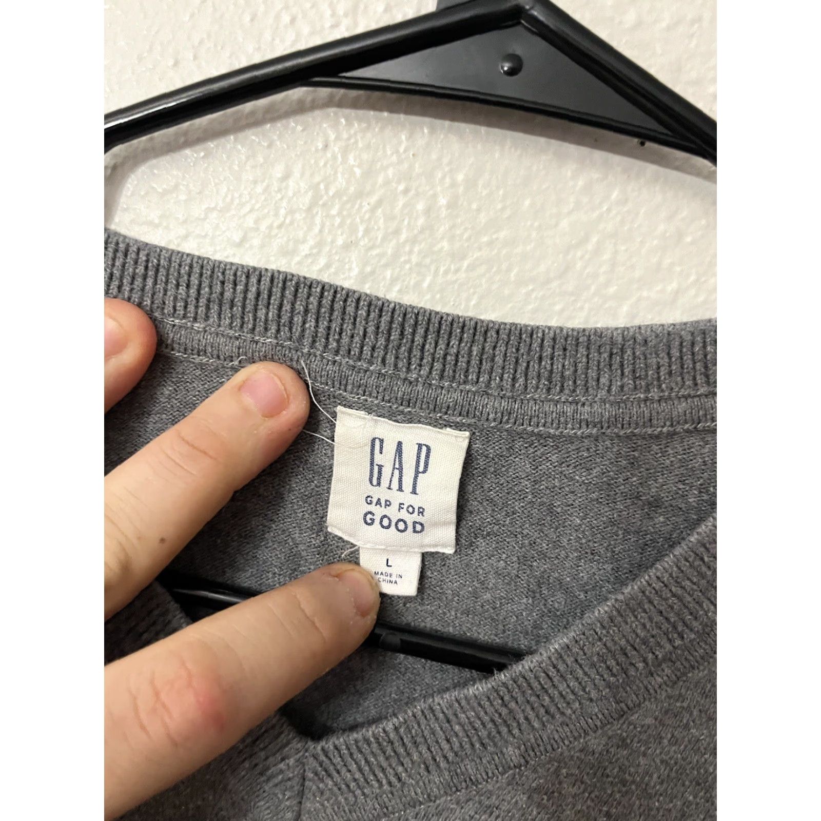 Gap Gap Sweater Men Large Gray V-Neck Pullover Sweatshirt, Cotton Blend, Logo, Casual Knit, Regular Fit, Vintage No, Gap Brand, inetic 90s? Size US L / EU 52-54 / 3 - 2 Thumbnail