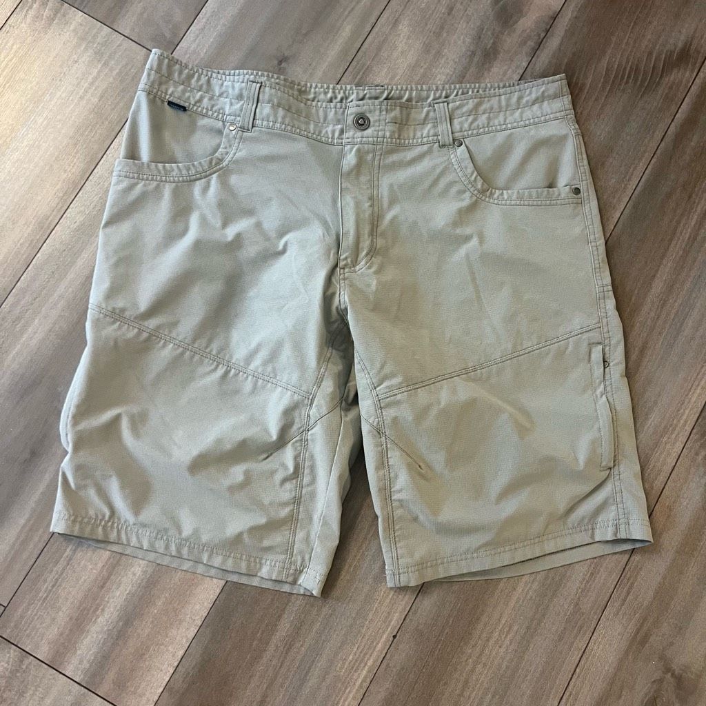 Kuhl Kuhl Khaki/Beige Athletic Cargo Shorts Men 40 Size US 40 / EU 56 - 1 Thumbnail