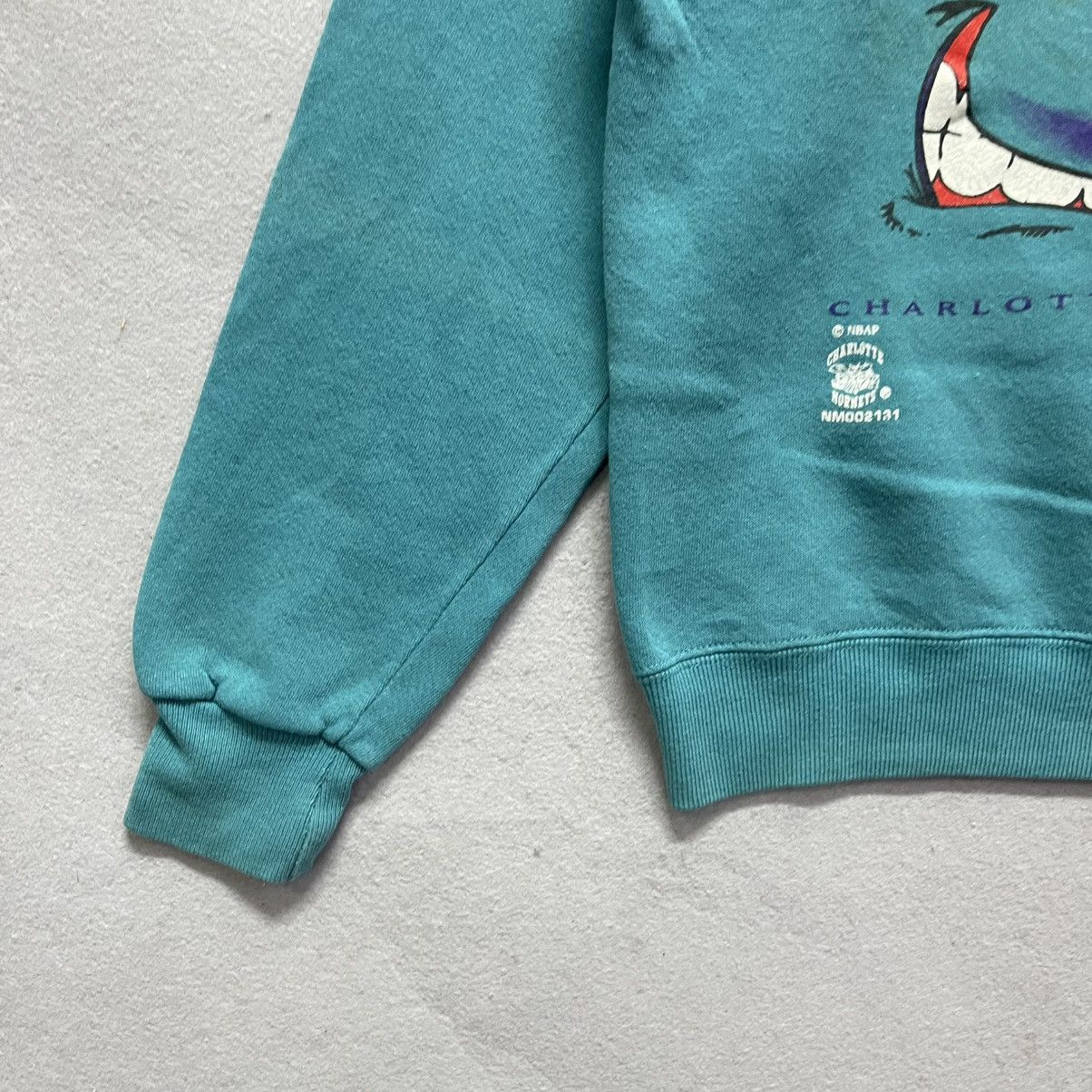 NBA Vintage 90s Charlotte Hornets Nutmeg Mills Sweatshirt Size US S / EU 44-46 / 1 - 6 Thumbnail