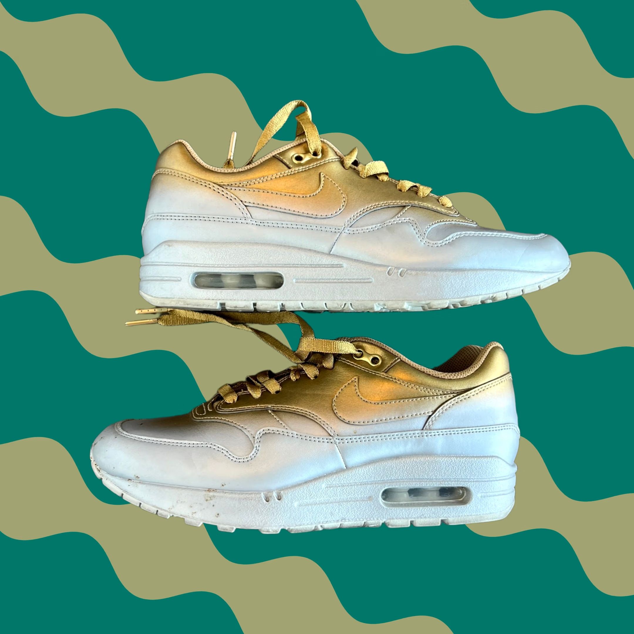 Nike VINTAGE Nike Air Max 1 LX Metallic Gold Platinum Running Sneakers Womens 8.5 Nike Air Max 1 LX Metallic Gold Platinum Running Sneakers Womens 8.5 Size US 9 / IT 39 - 1 Thumbnail