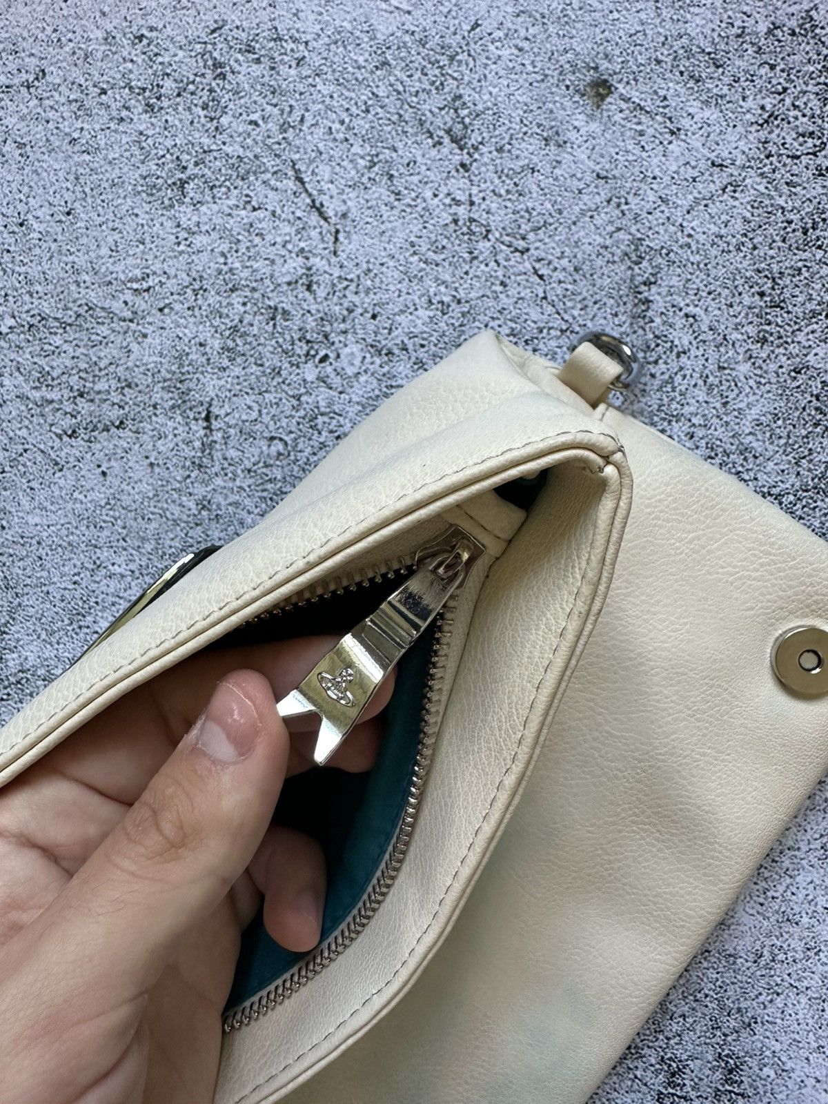 Vivienne Westwood Vintage Vivienne Westwood Clutch Bag Big Logo Centre Size ONE SIZE - 10 Thumbnail