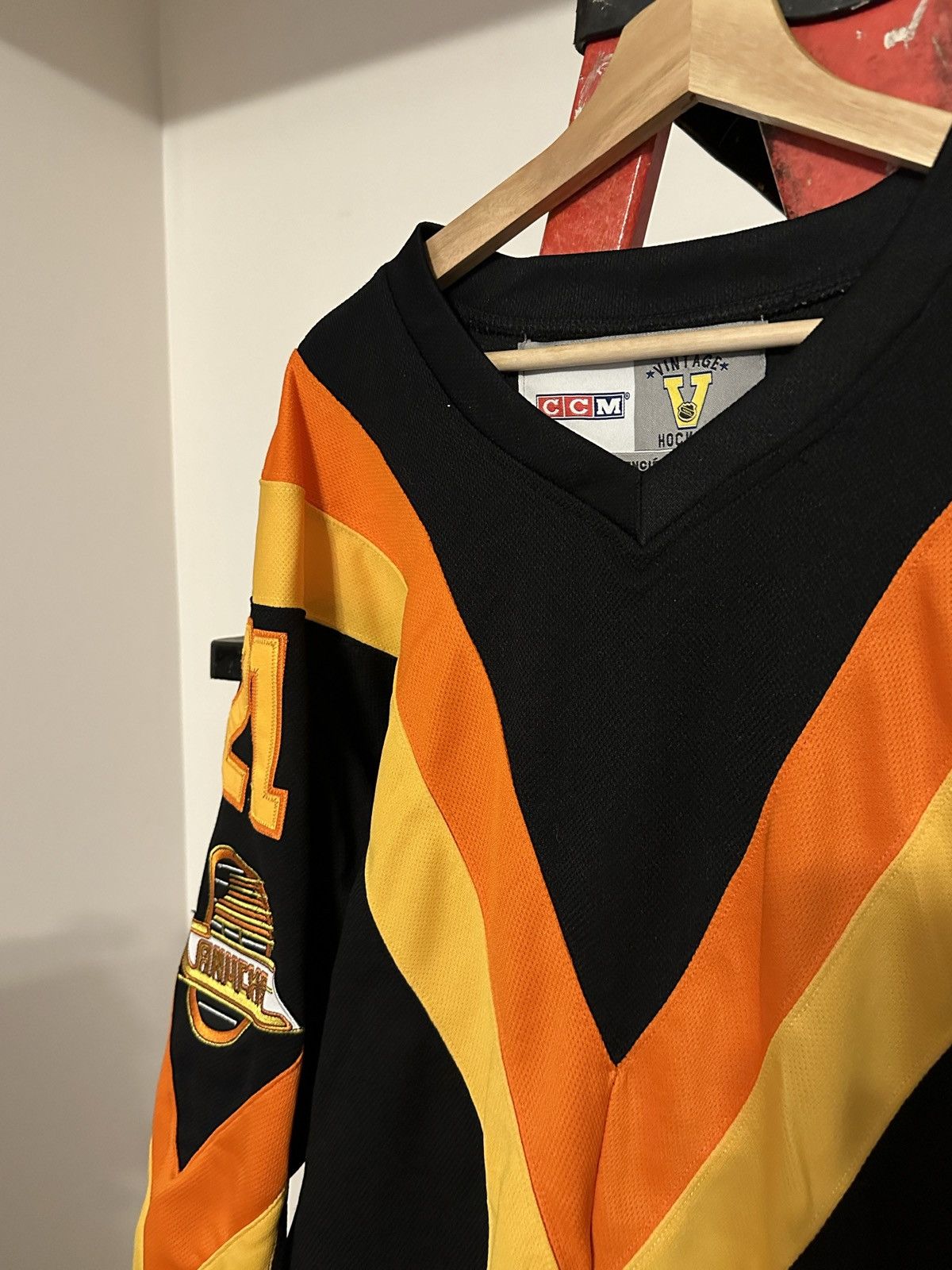 Ccm RARE AUTHENTIC VINTAGE CAM NEELY JERSEY CCM CANUCKS XL Size US XL / EU 56 / 4 - 7 Thumbnail