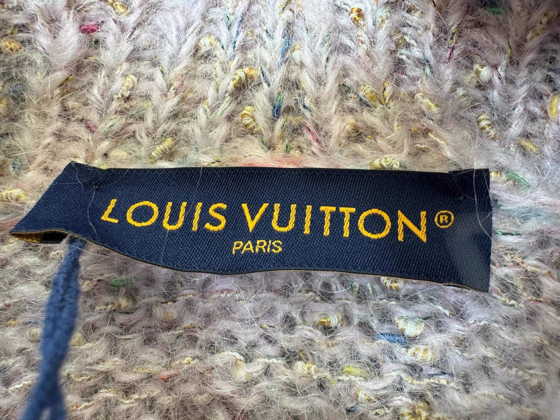 Louis Vuitton Louis Vuitton SS26 Mohair Tweed Lapel Cardigan K36 Size S / US 4 / IT 40 - 3 Thumbnail
