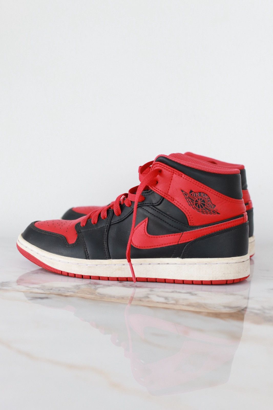 Nike Кросівки Nike Air Jordan 1 Retro High Розмір Black & red Size US 8 / EU 41 - 3 Thumbnail