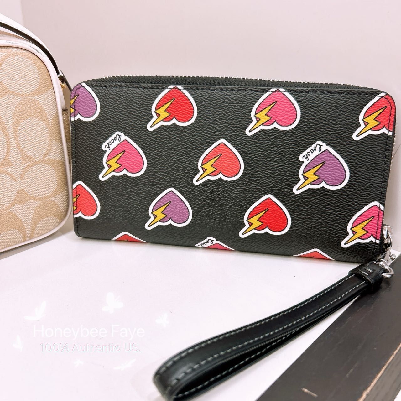 Coach Long Zip Around Wallet With Heart Bolt Print CW476 Size ONE SIZE - 2 Thumbnail