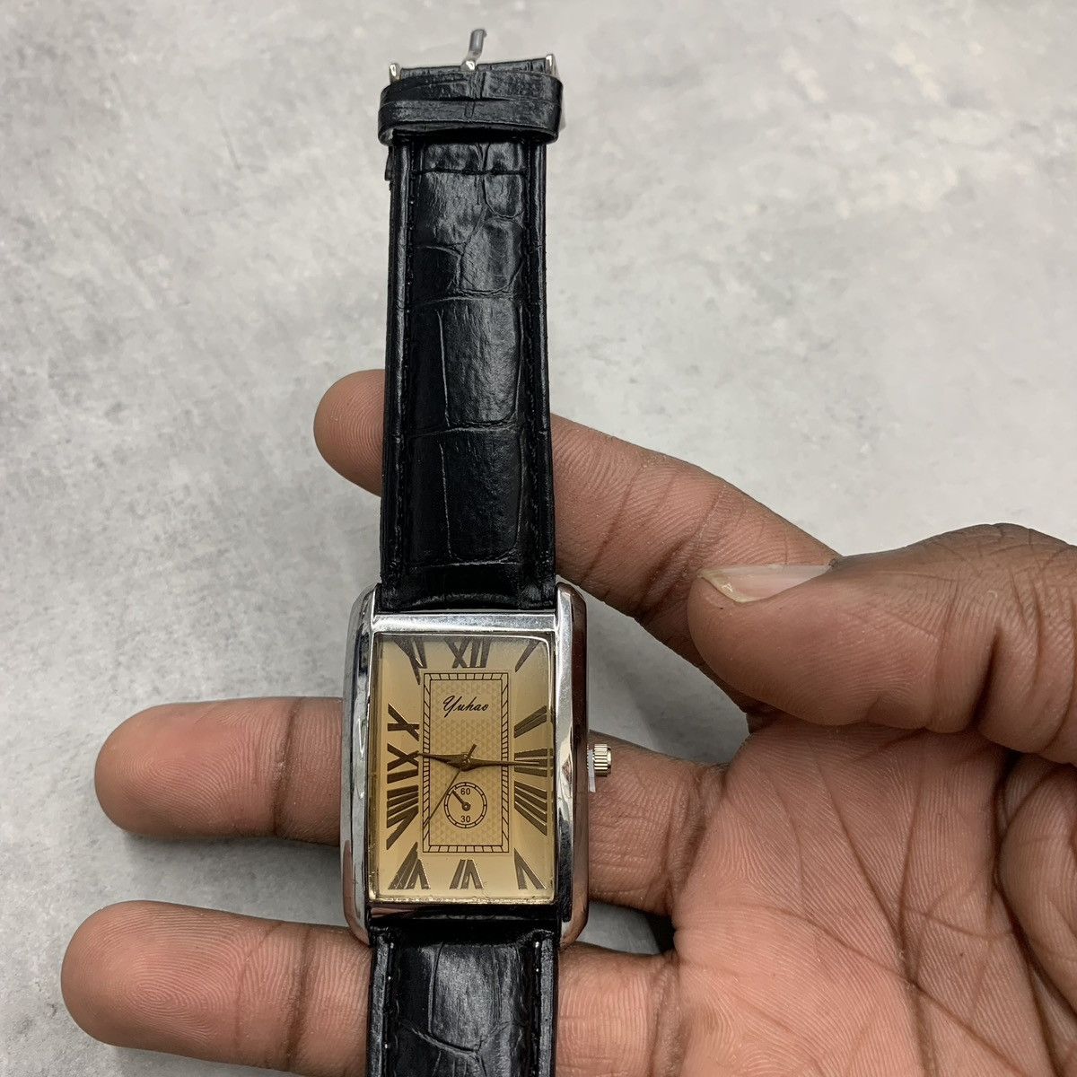 Vintage Vintage 90s vintage retro luxury style gold leather watch Size ONE SIZE - 5 Thumbnail