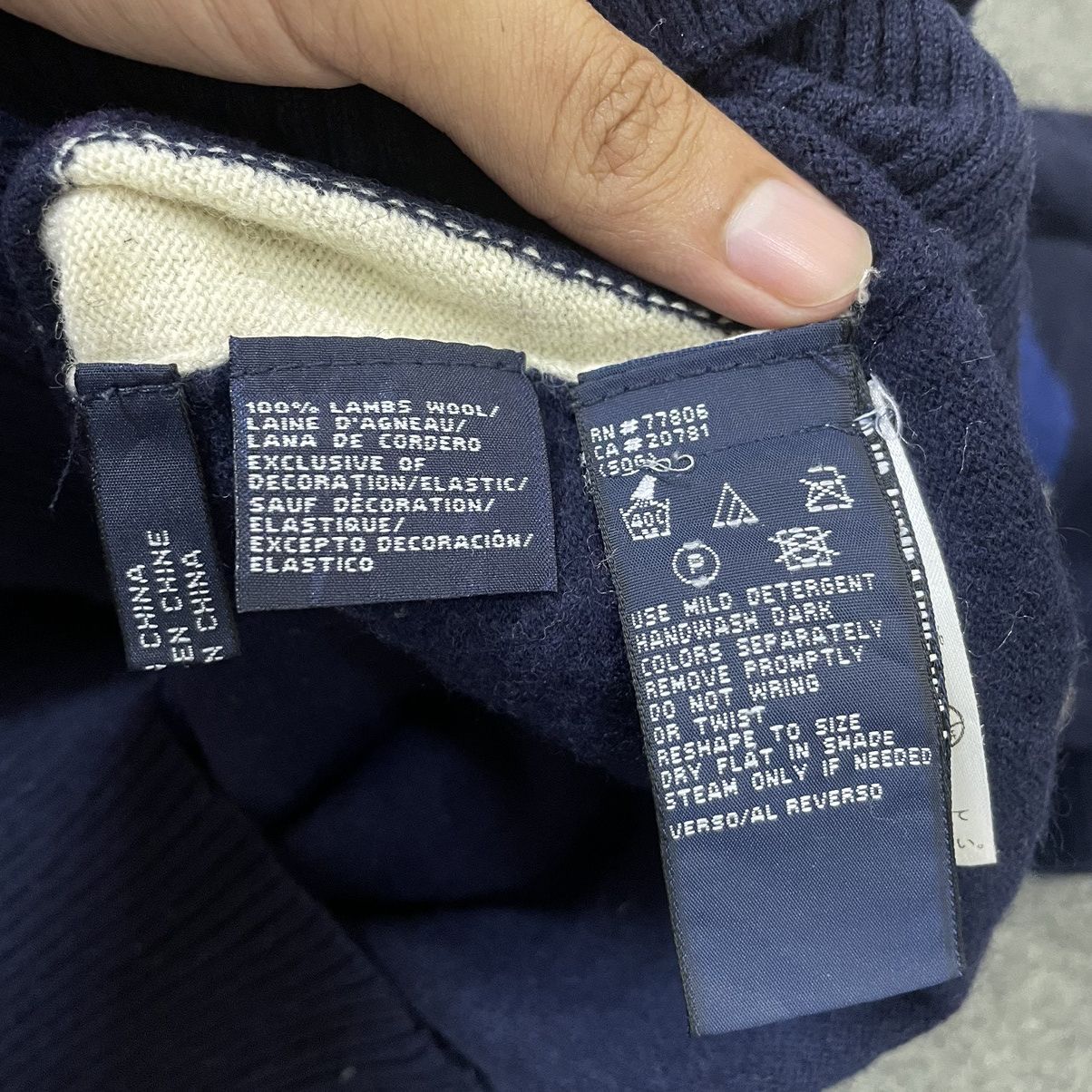 Tommy Hilfiger × Vintage Vintage 90s Tommy Hilfiger Lambswool Sweater Quilted Design Size US S / EU 44-46 / 1 - 3 Thumbnail