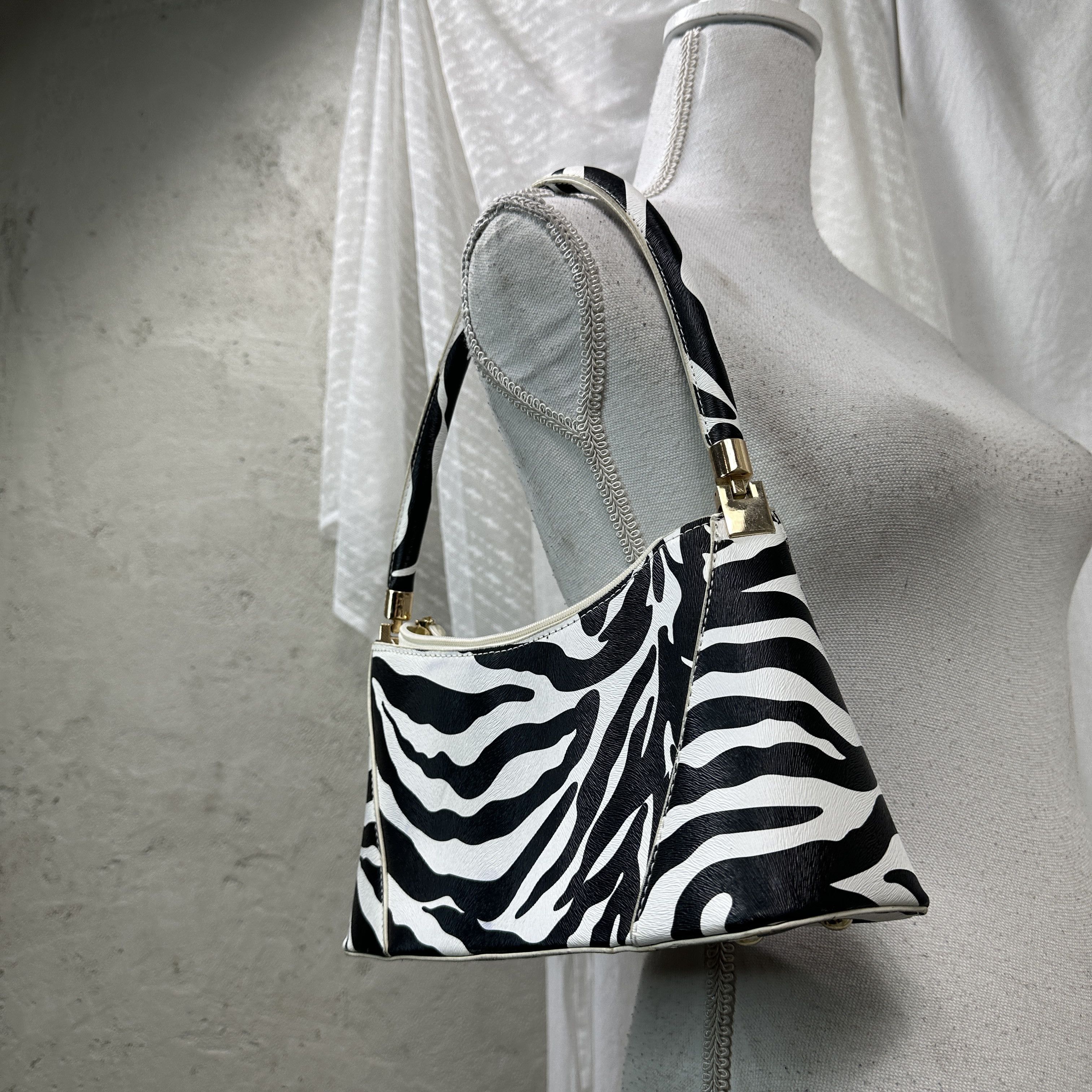 Vintage Vintage Mini Baguette Zebra Print Shoulder Bag Y2K Size ONE SIZE - 1 Thumbnail