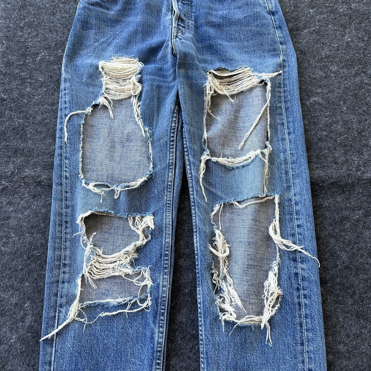 Levi's Vintage Levis 501 France Destroyed Denim 28x30 D633 Size US 28 / EU 44 - 3 Thumbnail