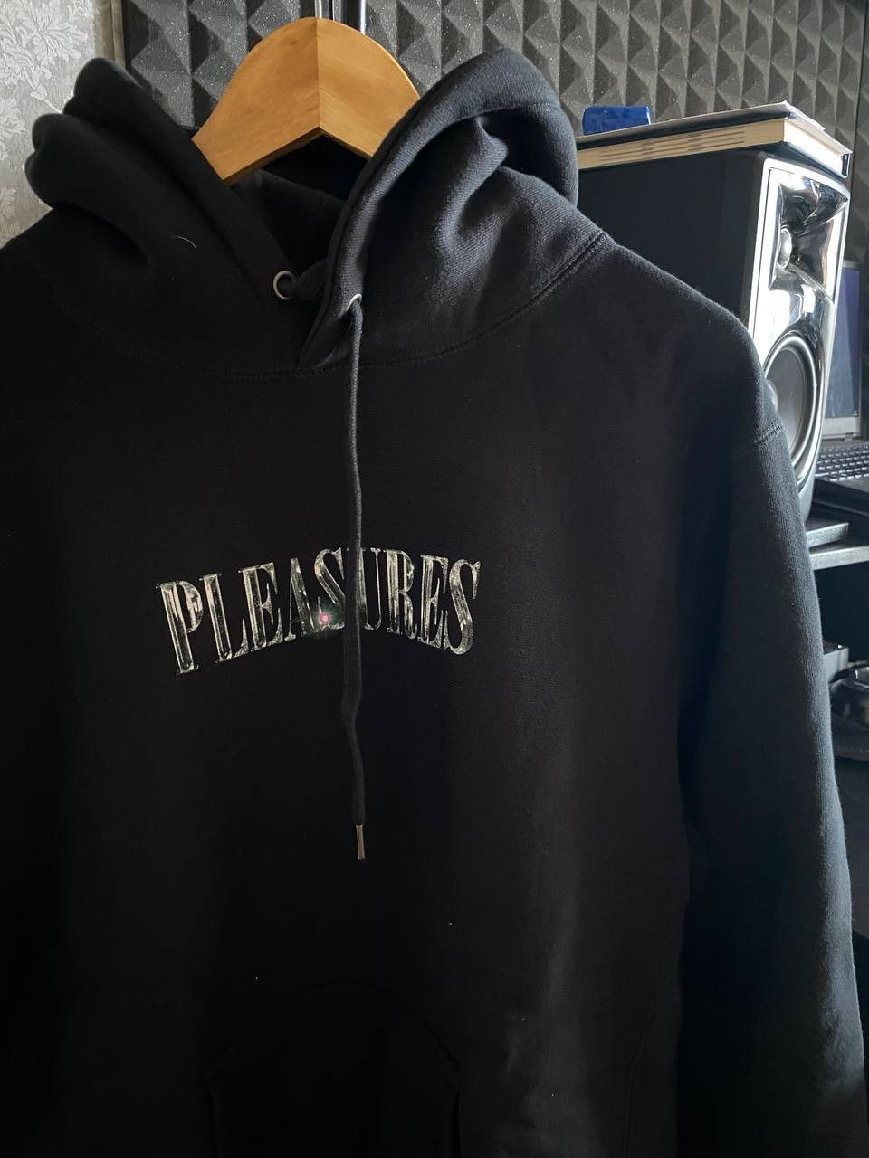 Playboy × Pleasures Pleasures x Playboy VVS Hoodie Size US L / EU 52-54 / 3 - 4 Thumbnail