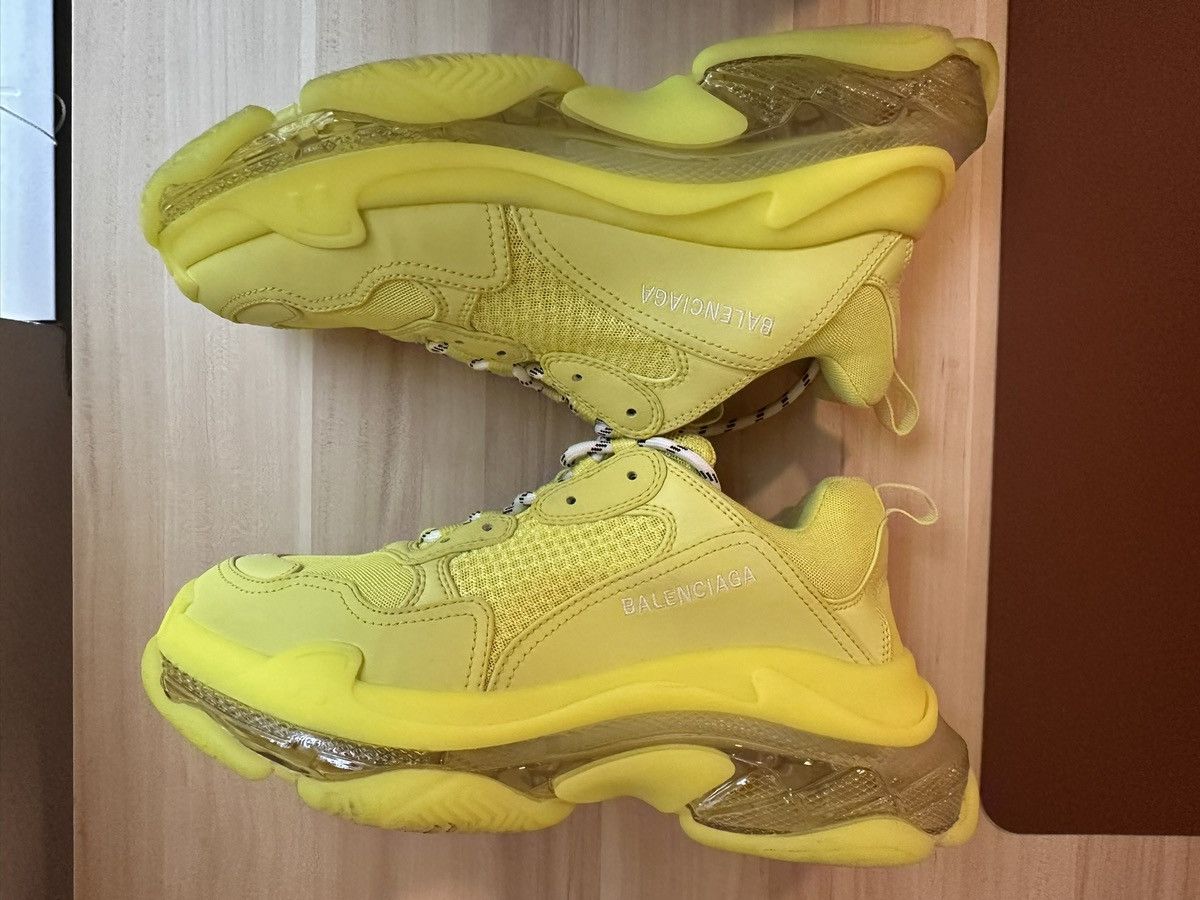 Balenciaga Balenciaga Triple S Clear Sole - Fluo Size US 10 / EU 43 - 1 Thumbnail