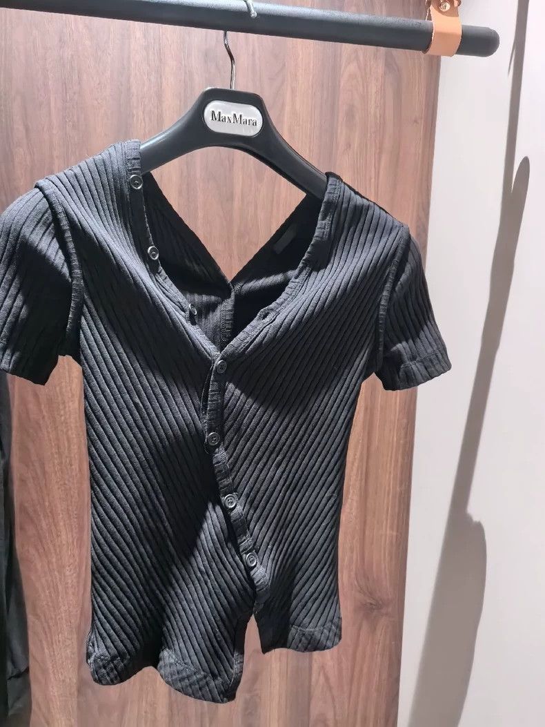 Helmut Lang HELMUT LANG Short sleeve top with irregular black design Size XS / US 0-2 / IT 36-38 - 1 Thumbnail