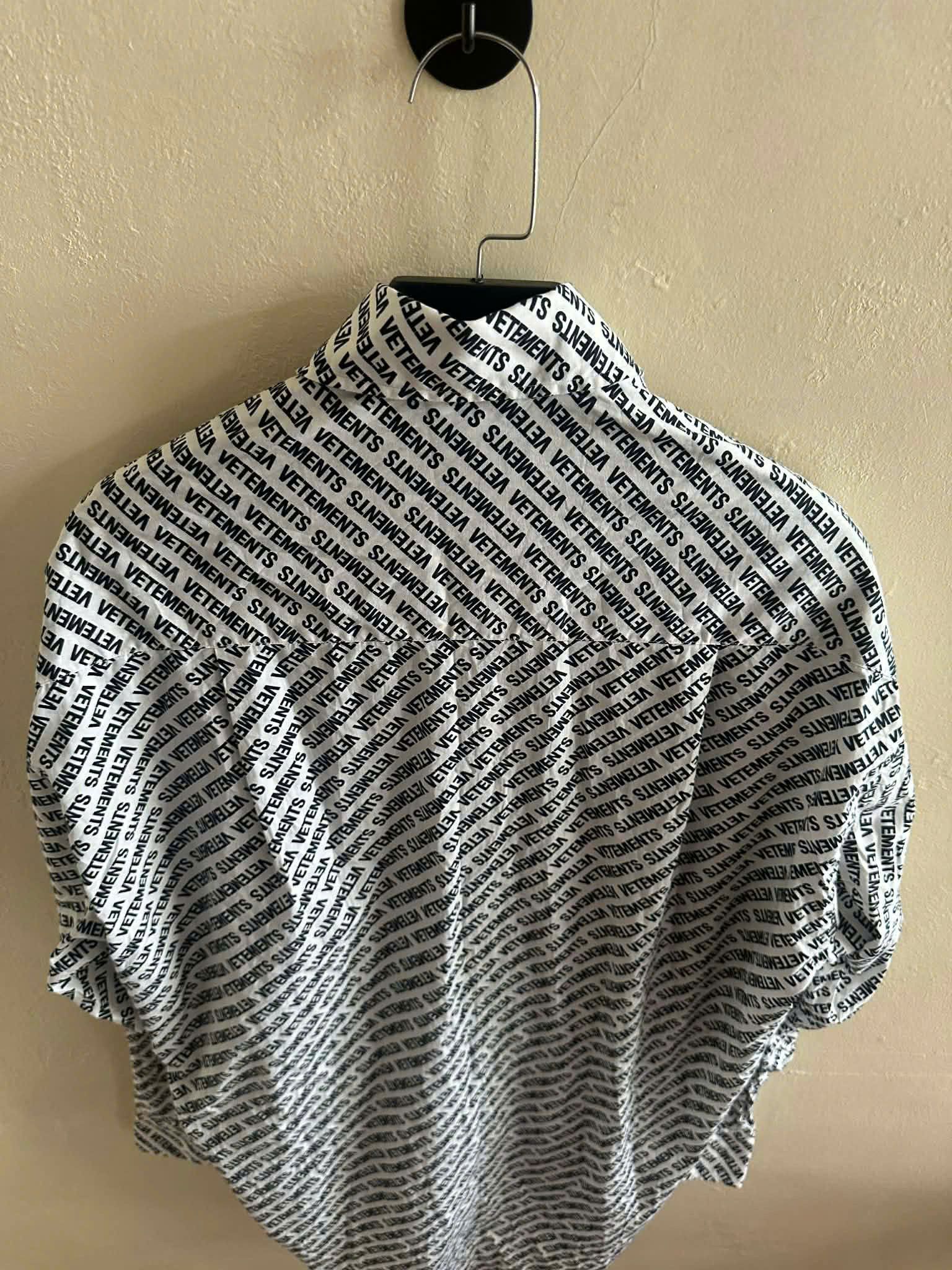 Vetements SHIRT VETEMENS Size US M / EU 48-50 / 2 - 3 Thumbnail