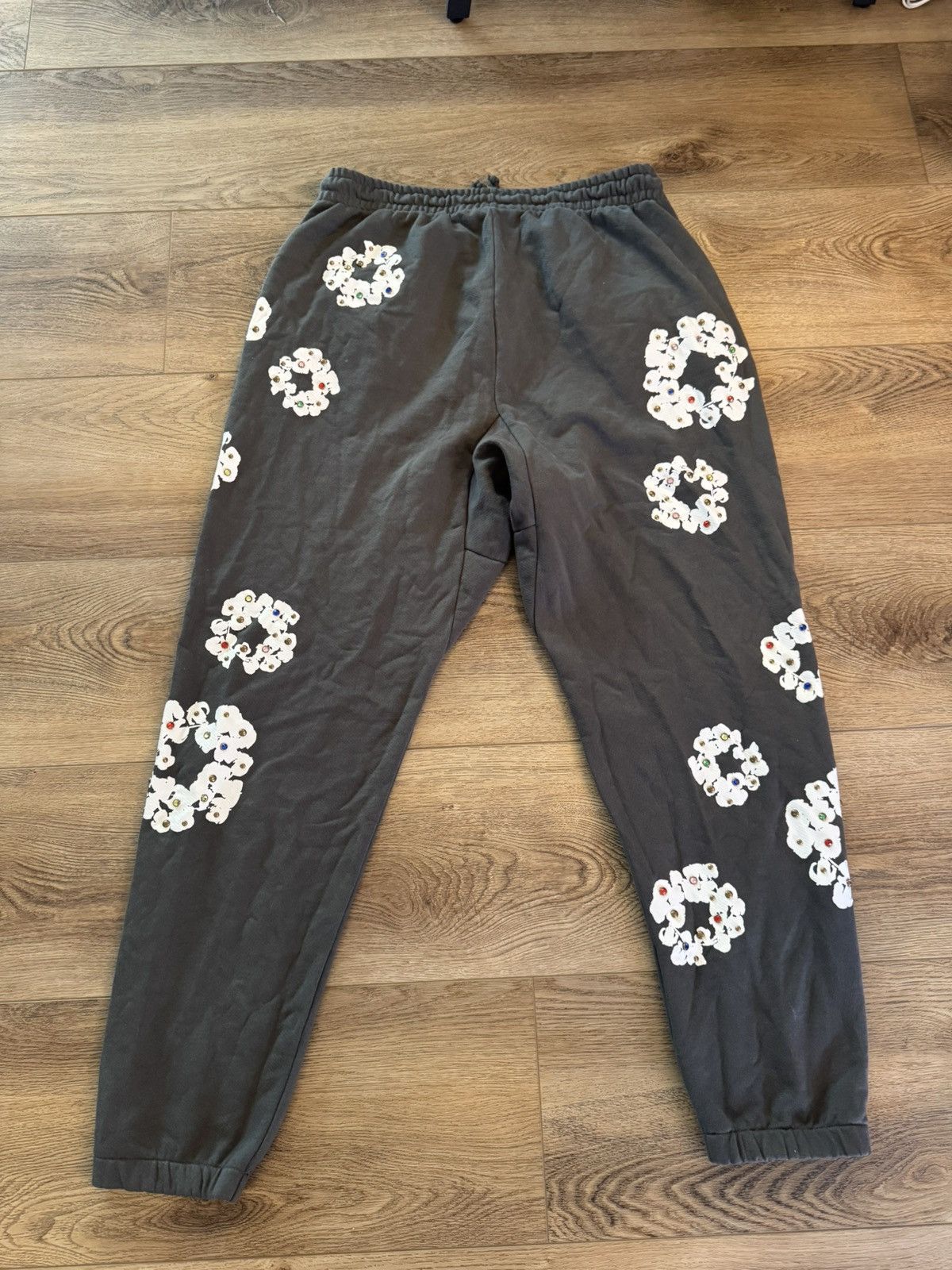 DENIM TEARS Rhinestone Cotton Wreath Sweatpants Vintage Black Size US 34 / EU 50 - 5 Thumbnail