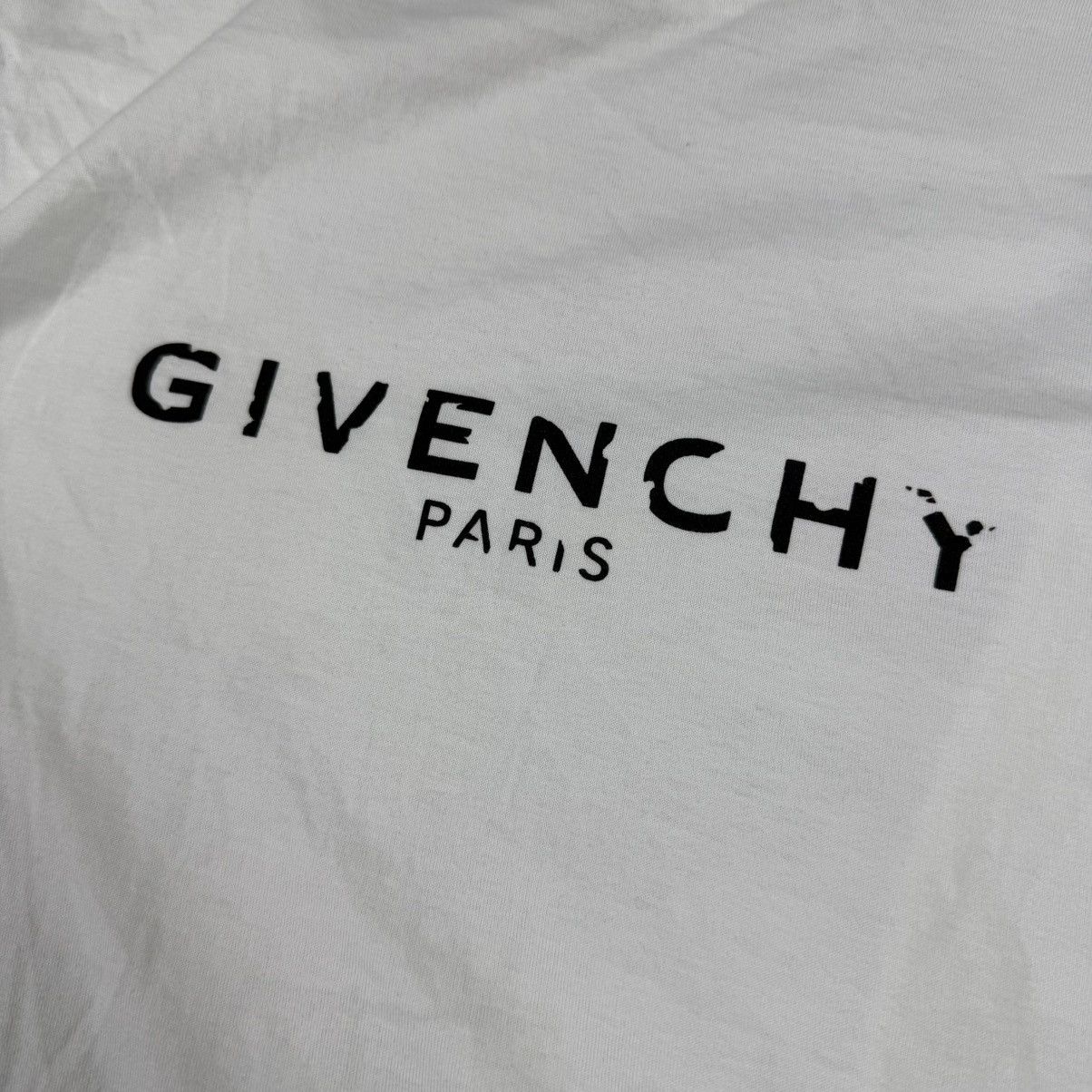 Givenchy Givenchy Distressed Logo T-Shirt Size US XL / EU 56 / 4 - 2 Thumbnail