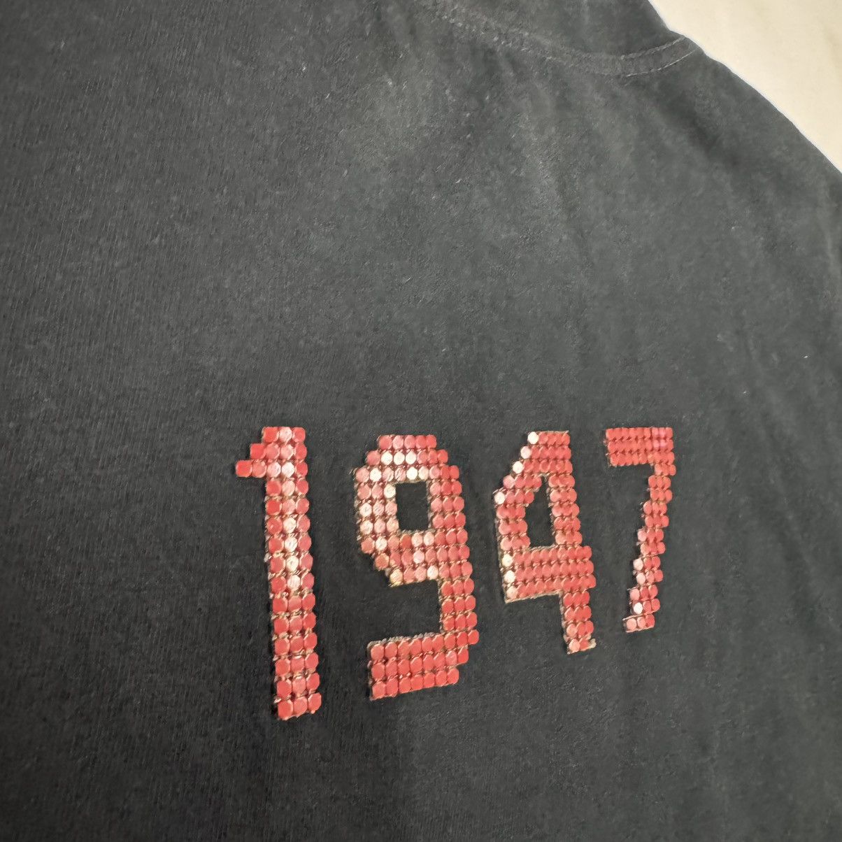 Dior Vtg🔥2003 Christian Dior J’ADORE Big Logo Red Black Studs Tee Size XS / US 0-2 / IT 36-38 - 21 Thumbnail
