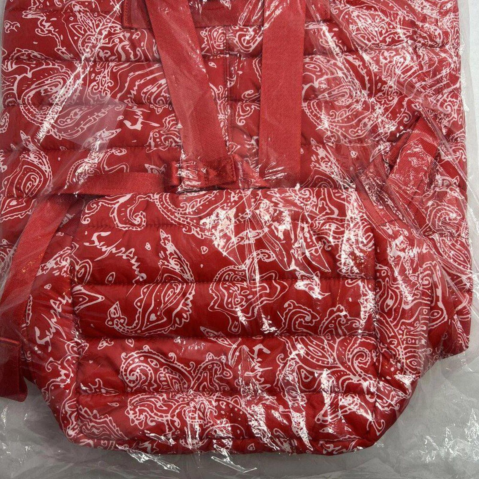 Supreme Supreme Red Paisley Puffer Backpack FW22 Size ONE SIZE - 3 Thumbnail