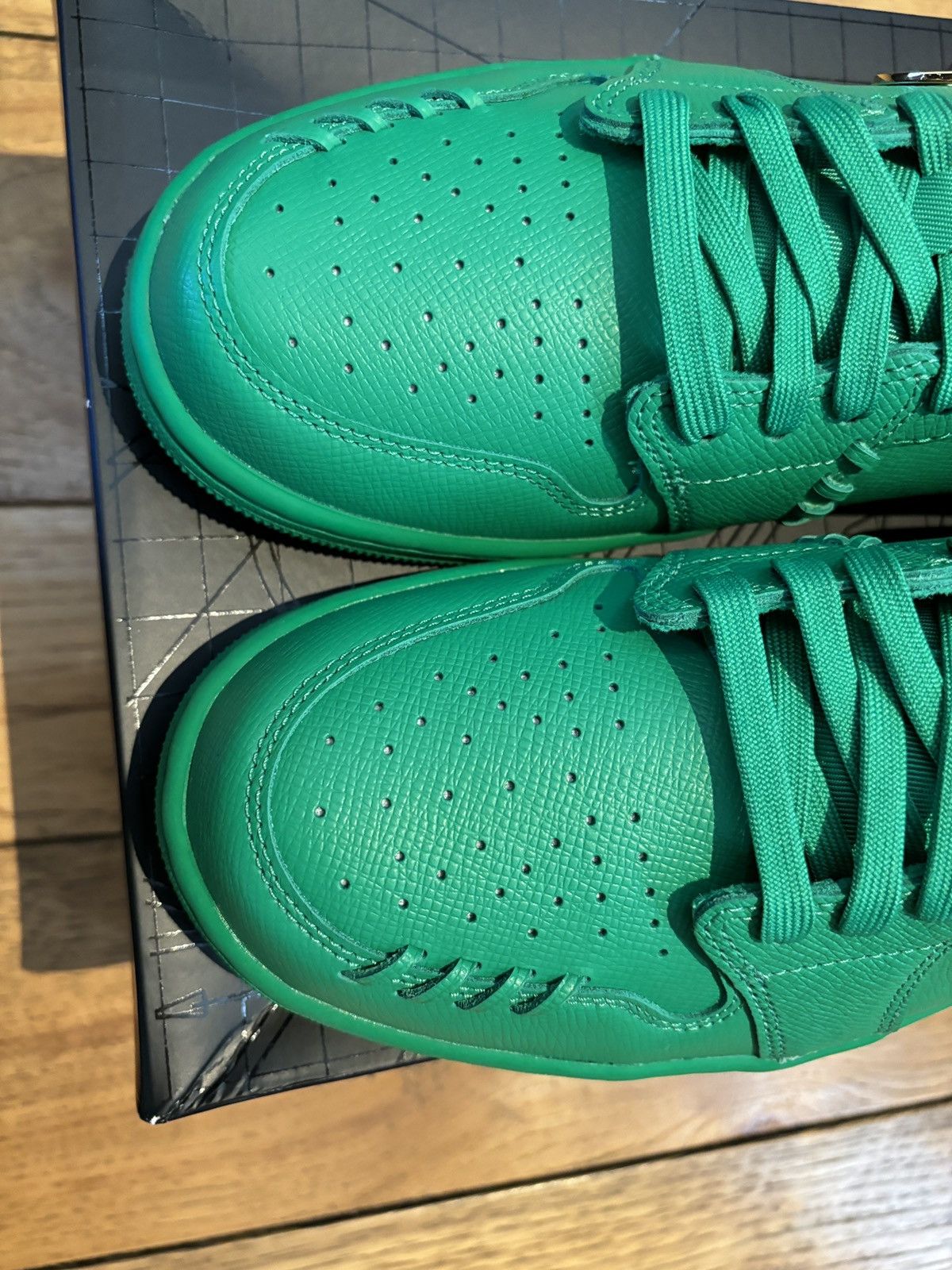 Jordan Brand × Nike Jordan 1 Low Method of Make Lucky Green Metallic Gold Size US 9.5 / EU 42-43 - 4 Thumbnail