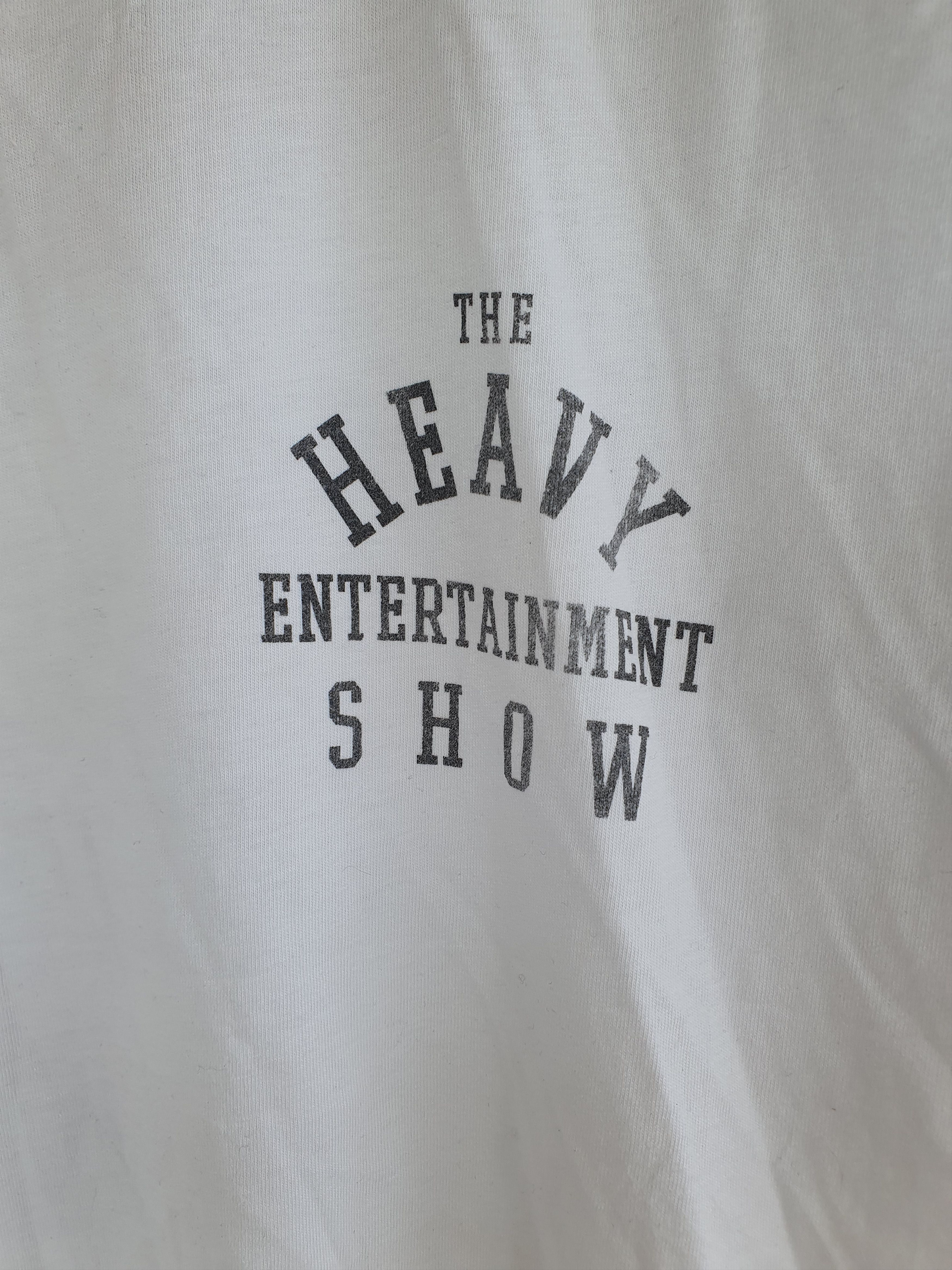 Band Tees Robbie Williams The Heavy Entertainment Show t-shirt #3 sz M Size US M / EU 48-50 / 2 - 6 Thumbnail