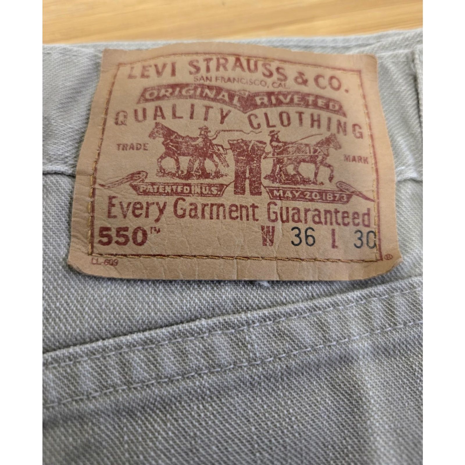 Levi's VINTAGE Levi's 550 Jeans Mens 36x30 Gray Relaxed Tapered Made in USA 90s Size US 36 / EU 52 - 3 Thumbnail