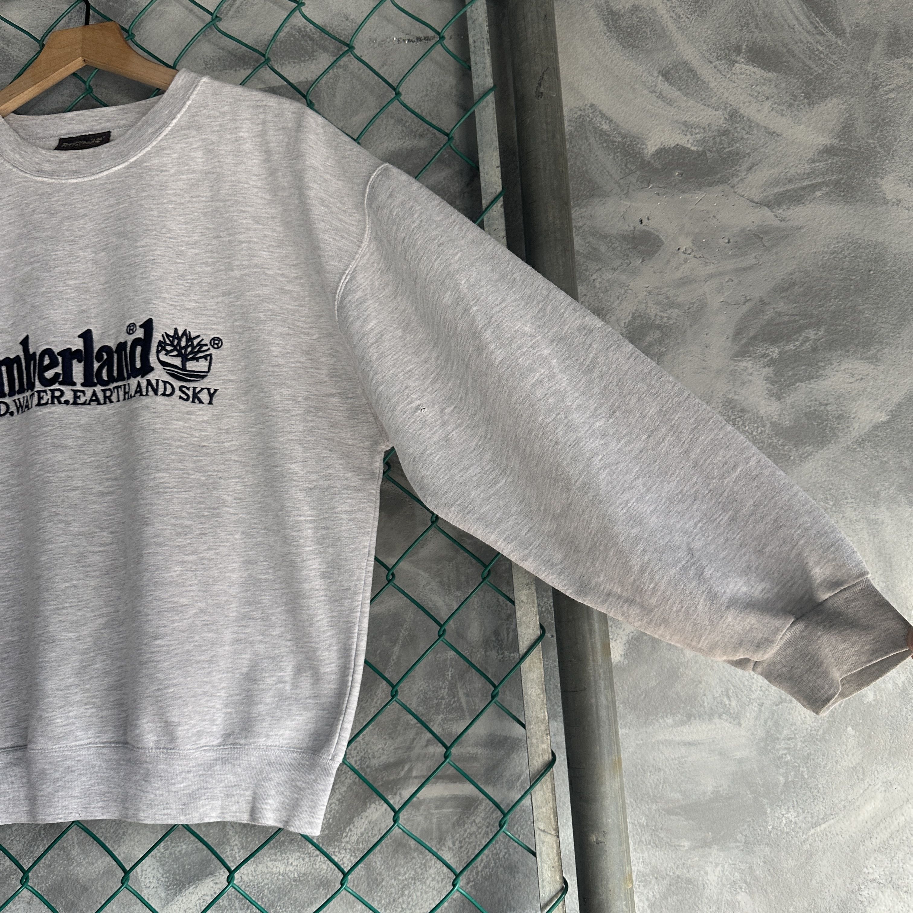 Timberland Vintage Timberland Sweatshirt Mens Size M Embroidered Logo Size US XL / EU 56 / 4 - 5 Thumbnail