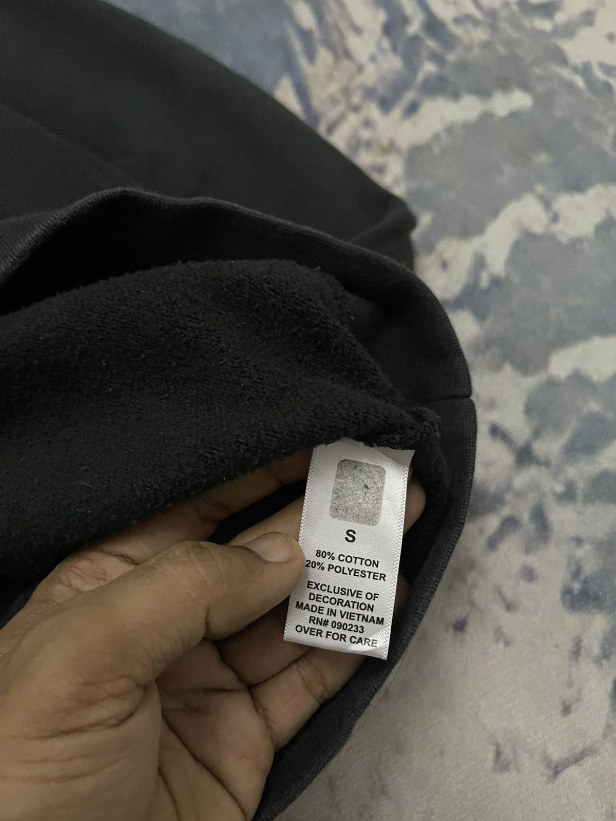 Fear of God ESSENTIALS FEAR OF GOD RUBBER LOGO CREWNECK OVERSIZE STYLE Size US S / EU 44-46 / 1 - 12 Thumbnail