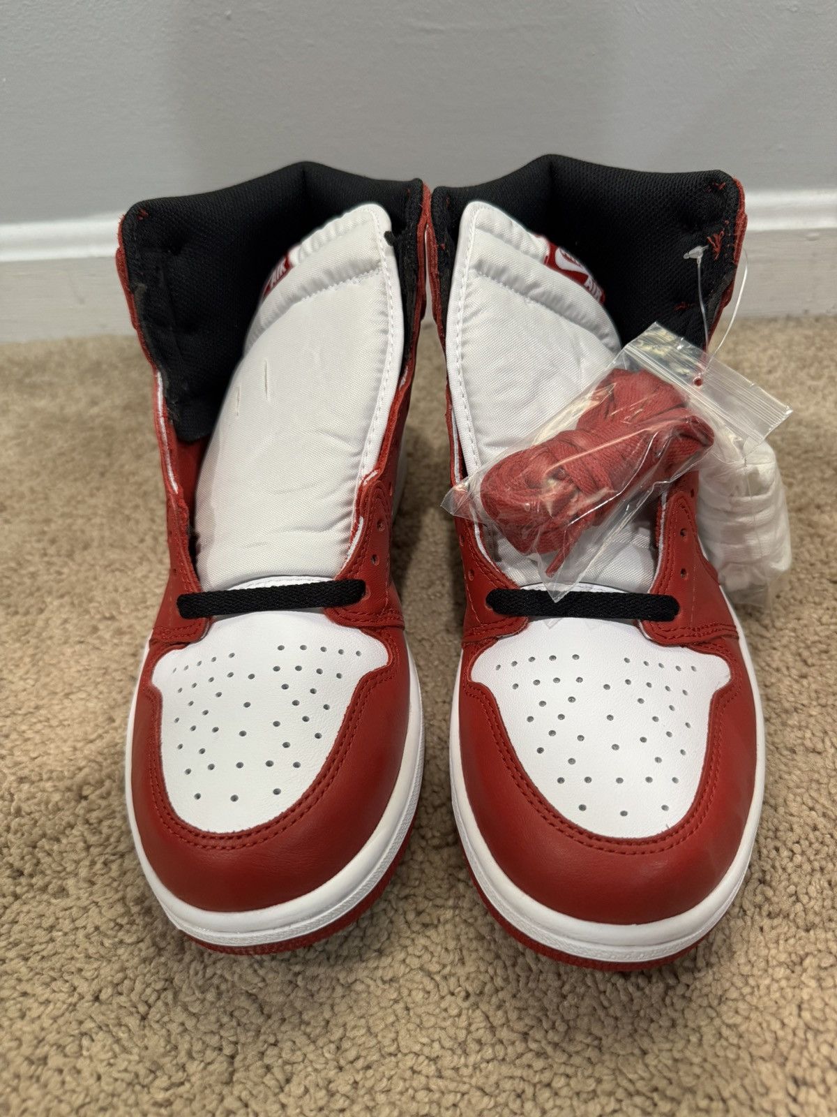 Jordan Brand Jordan 1 Chicago 2015 Size US 10 / EU 43 - 11 Thumbnail