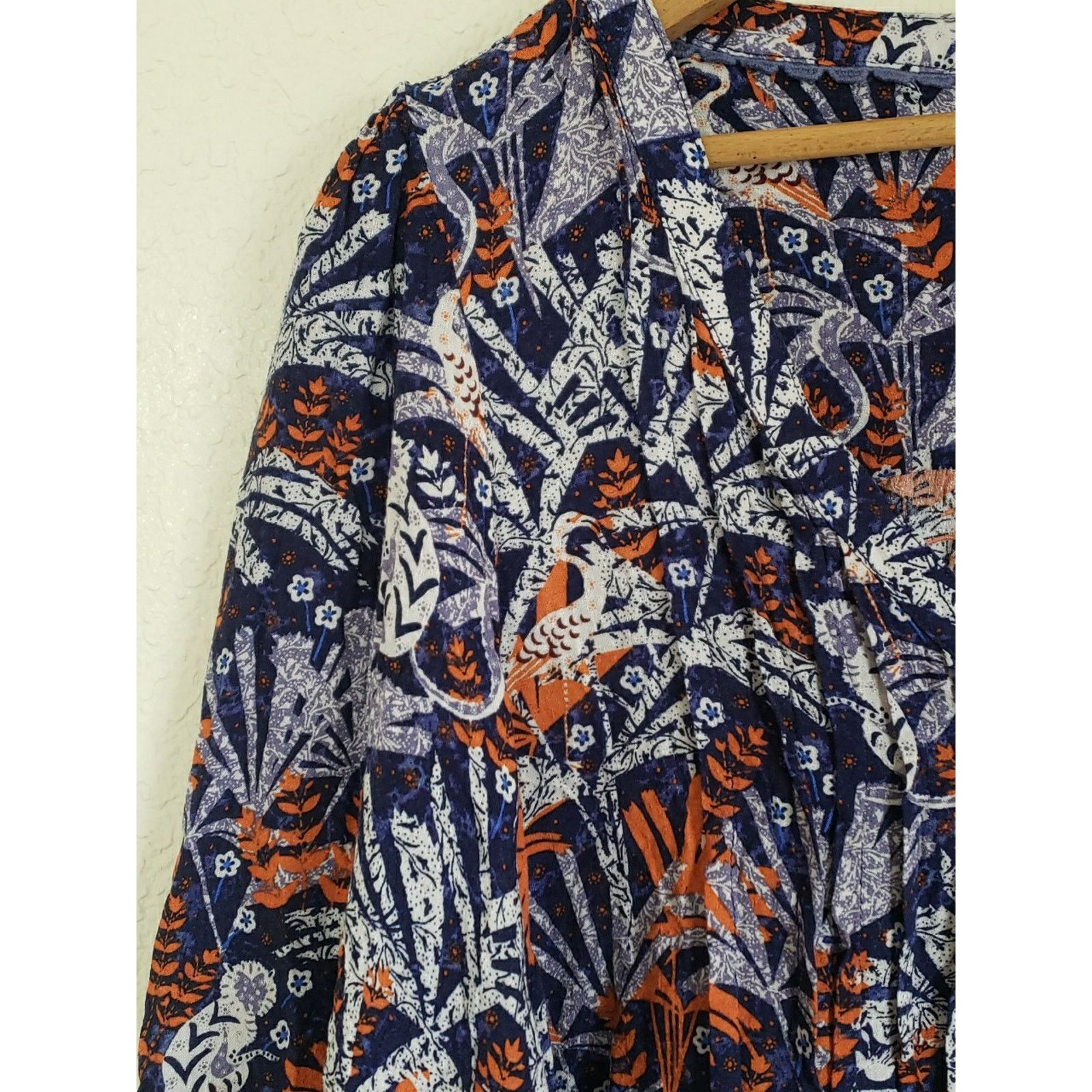 Anthropologie Maeve anthroplogie womens Size Medium floral v neck blouse Size M / US 6-8 / IT 42-44 - 3 Thumbnail