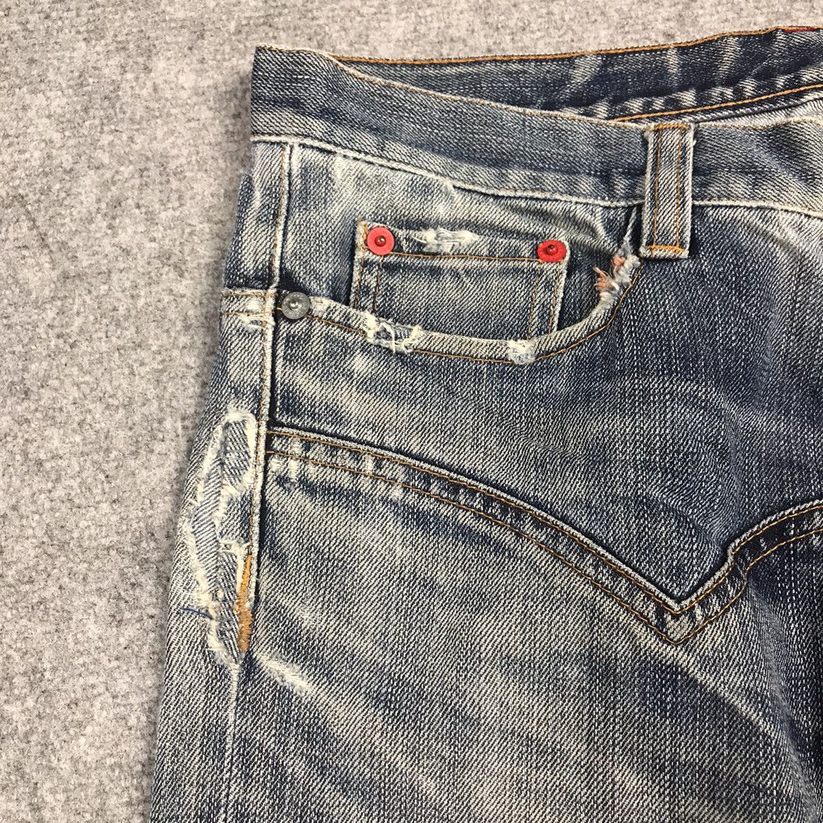Issey Miyake SUNAO KUWAHARA ISSEY MIYAKE DISTRESSED DENIM PANTS Size 30" / US 8 / IT 44 - 8 Thumbnail