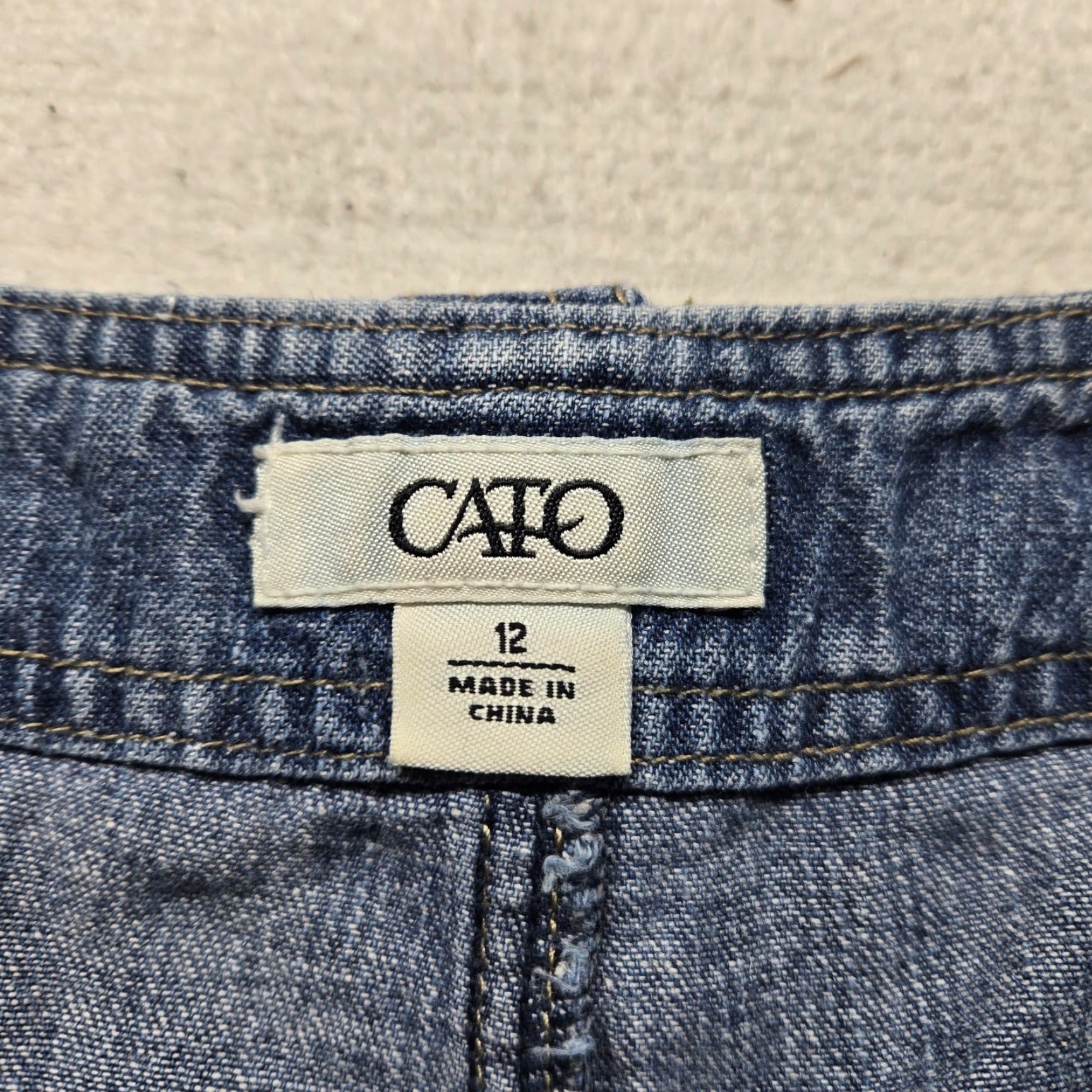 Vintage Cato Jeans Mid-Rise Capri 5-Pocket Zip Closure Blue Denim Women's 12 Jeans Size 34" / US 12 / IT 48 - 4 Thumbnail