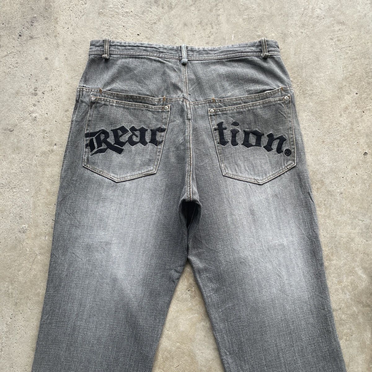 Japanese Brand Vintage Reaction Baggy Denim Faded Grey Japan Jeans Pants Size US 35 - 11 Thumbnail