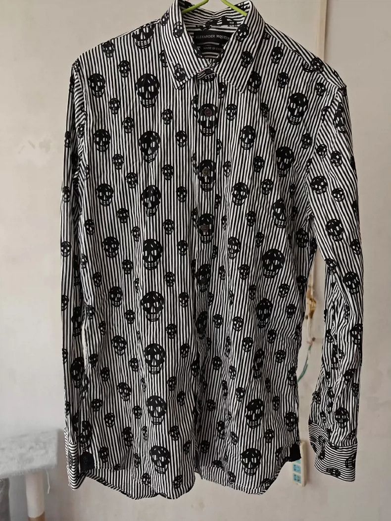Alexander McQueen Alexander McQueen Skull Print Long Sleeve Shirt- DMC Size US S / EU 44-46 / 1 - 1 Thumbnail