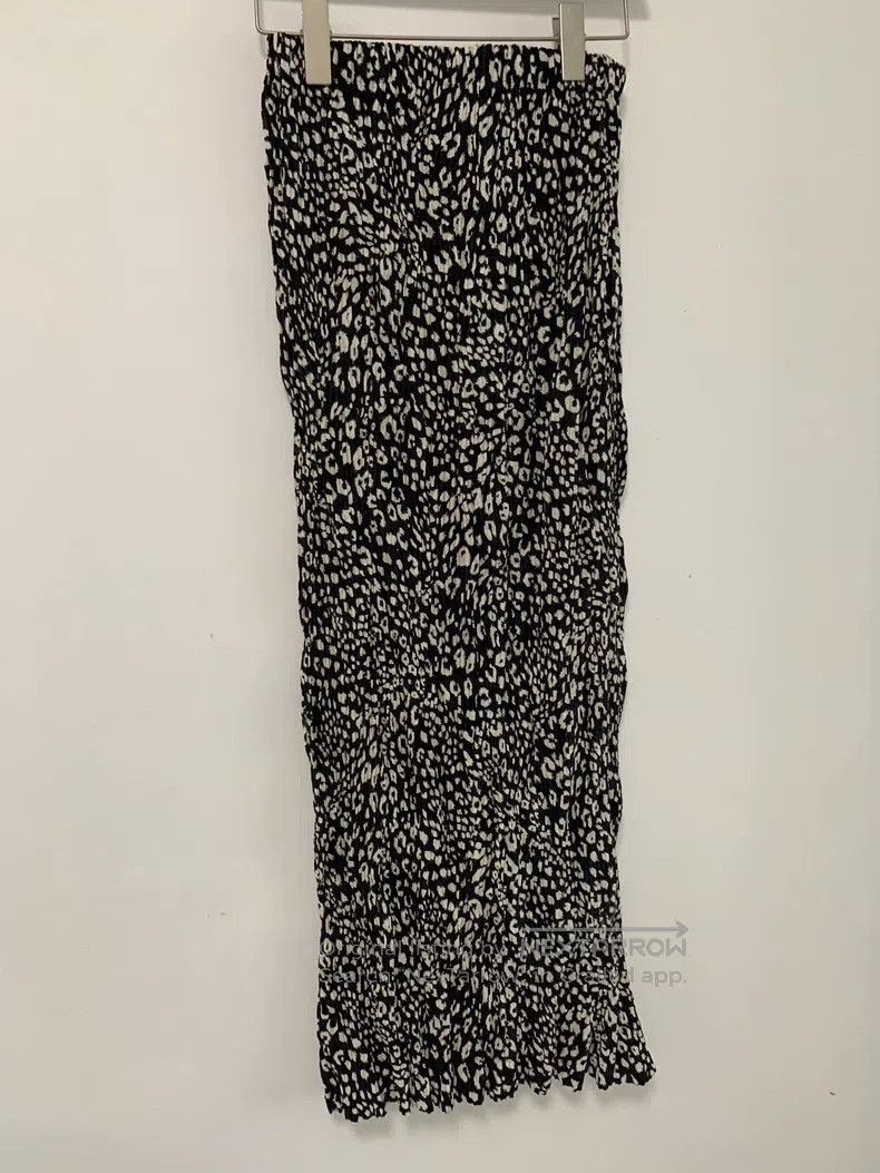 Issey Miyake Issey Miyake size:S Black Midi Skirt Size 22" - 2 Thumbnail