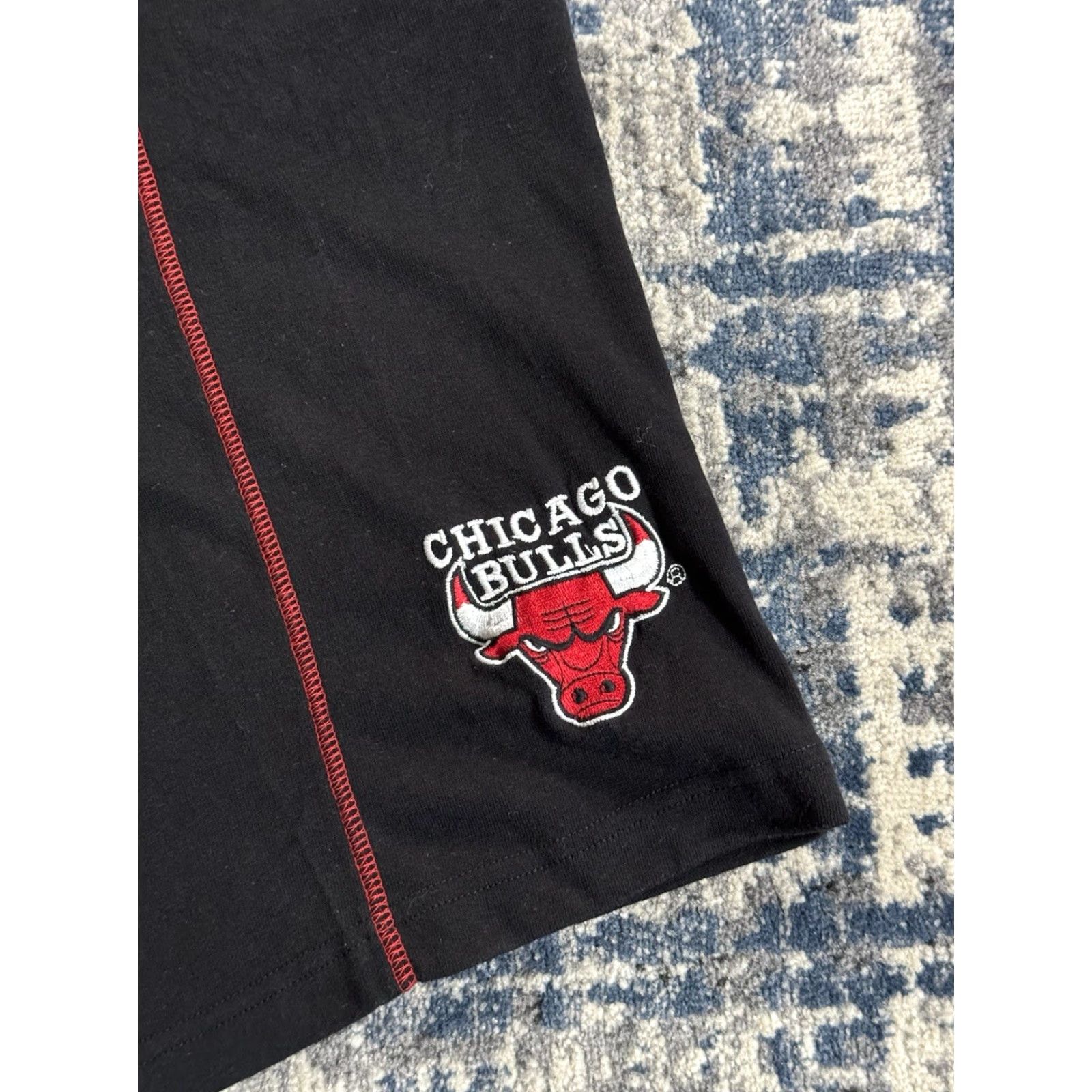 Starter VINTAGE 90s Chicago Bulls Starter Cotton Blend Basketball Shirts XL Men Black Pockets Athletic NBA Size US XL / EU 56 / 4 - 2 Thumbnail