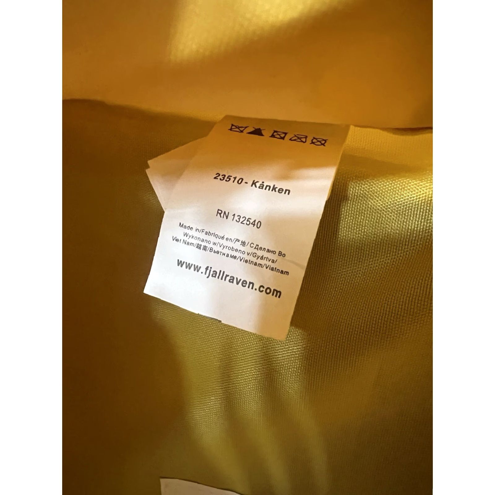 Vintage VINTAGE Fjällräven Kanken Classic Backpack Sweden Canvas Yellow 16x12x4.25 Unisex Adults Outdoor Daypack Size ONE SIZE - 7 Thumbnail