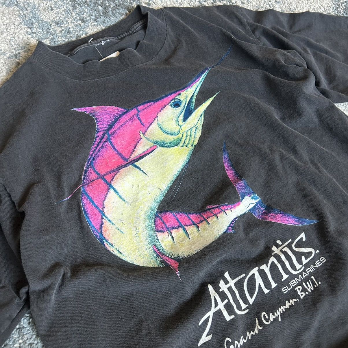 Vintage SWORDFiSH SiNGLE STiTCH ATLANTiS SUBMARiNES CAYMAN iSLANDS Size US S / EU 44-46 / 1 - 8 Thumbnail