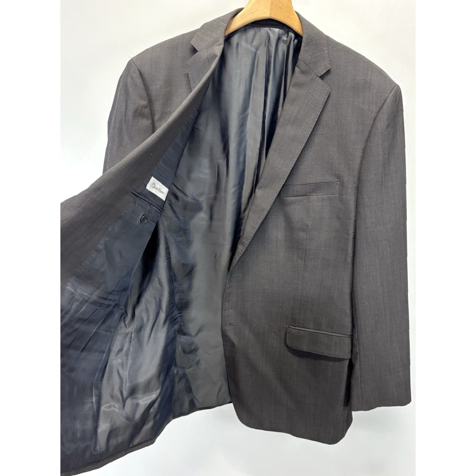 Calvin Klein Calvin Klein 2 Piece Suit Men Grey Wool 46R 40x29.5” Regular Two-Button Jacket Pants Career Mens Size 46R - 6 Thumbnail