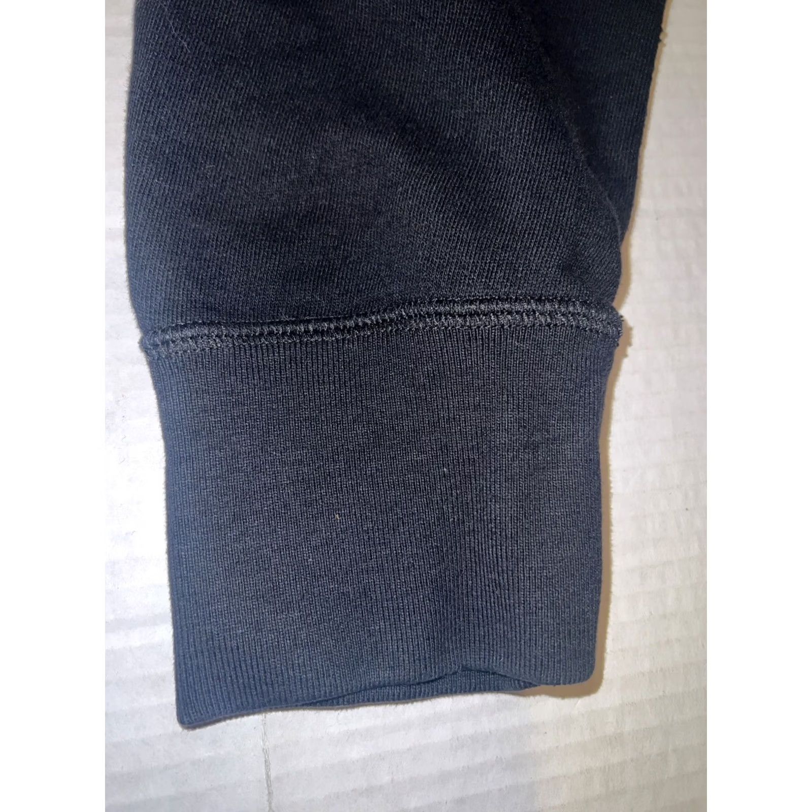 Apple VINTAGE Hiro Clark Sweatshirt Apple TV Logo Pullover Adult Large Black Crew Neck Hooded Pocket Logo All Seasons Womens/Mens Size US L / EU 52-54 / 3 - 6 Thumbnail