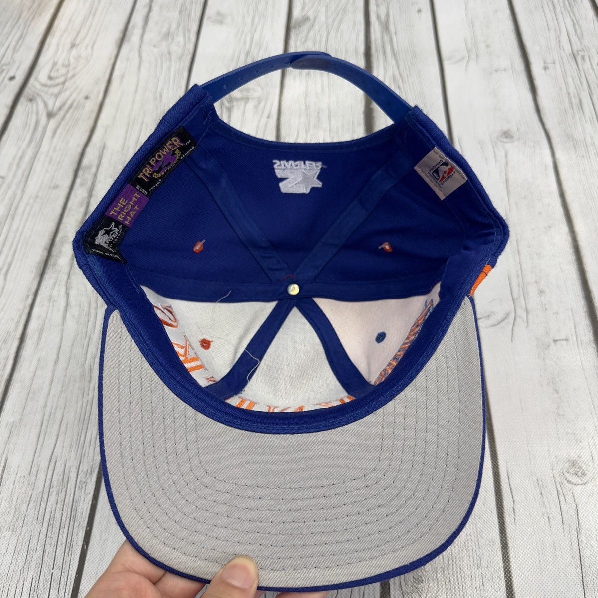 NBA × Starter × Vintage Vintage New York Knicks hat Size ONE SIZE - 5 Thumbnail