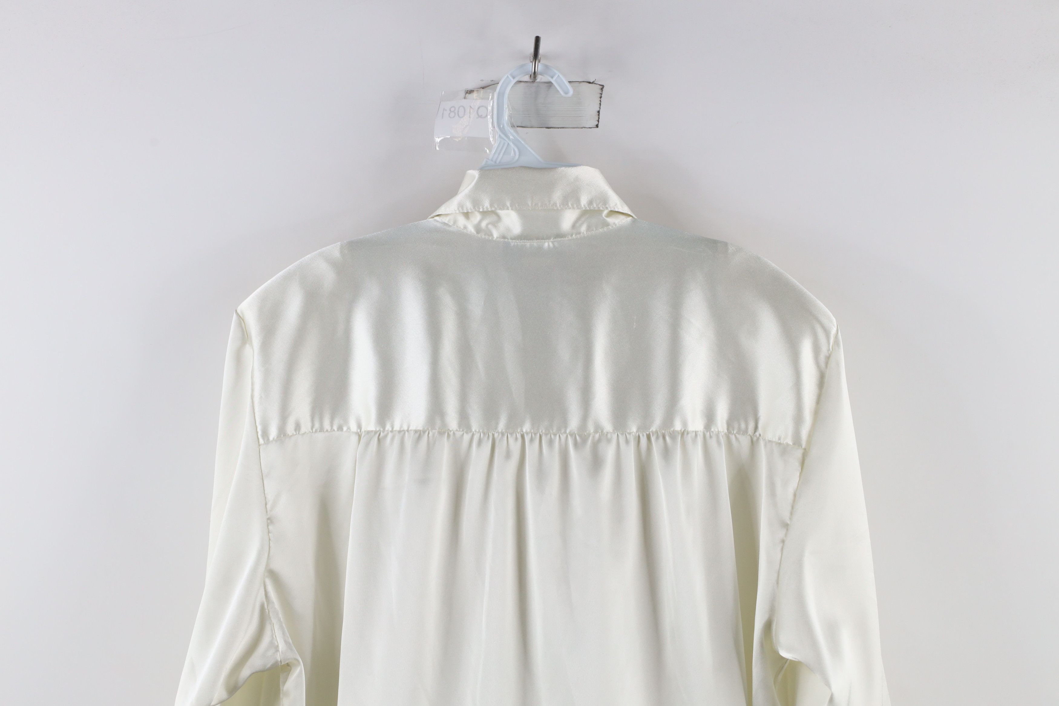 Vintage Vintage 90s Streetwear Necklace Collared Button Shirt USA Size L / US 10 / IT 46 - 13 Thumbnail